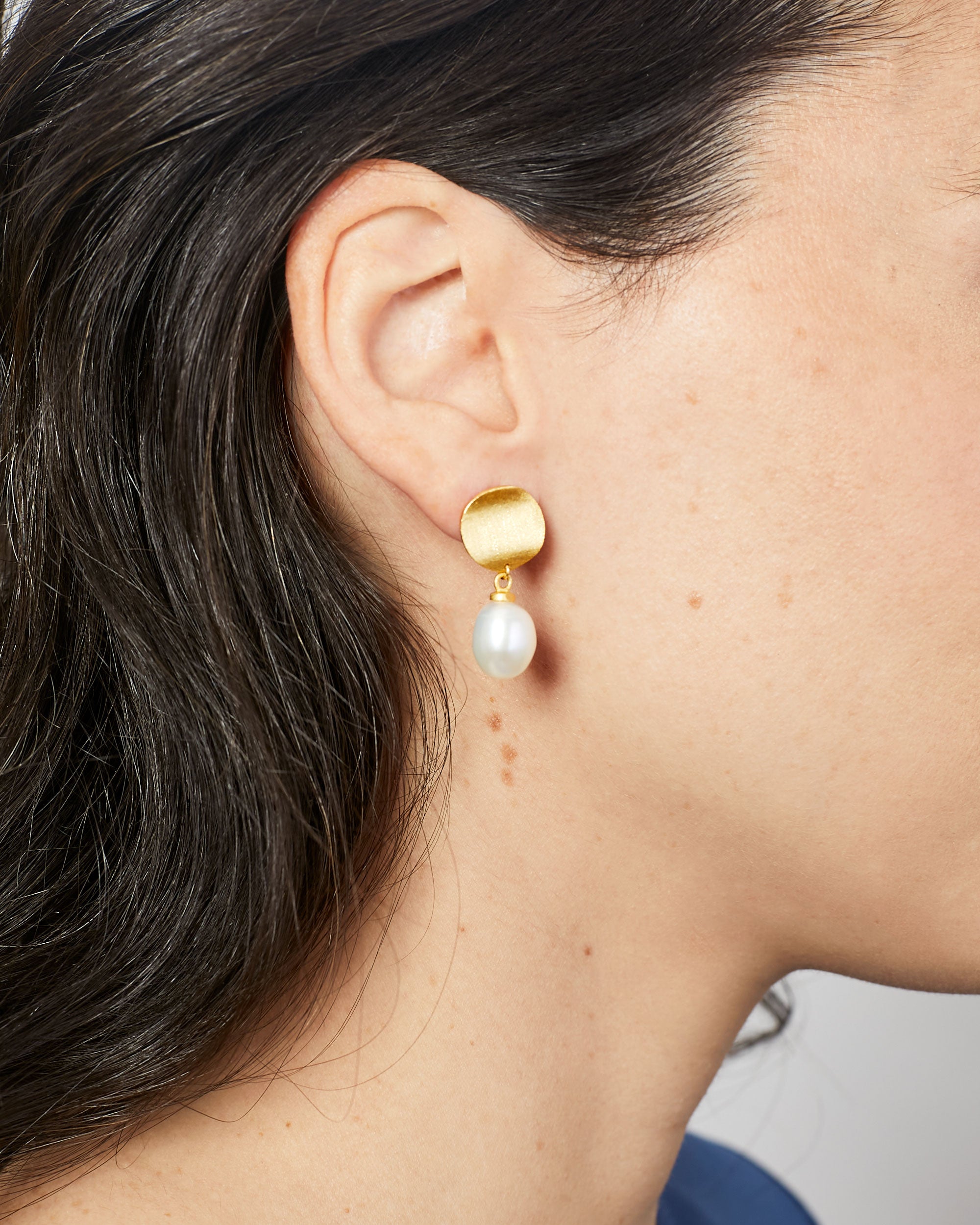 Pendientes de Perlas Barrocas con Placa de Plata Bañada en Oro Secret & You