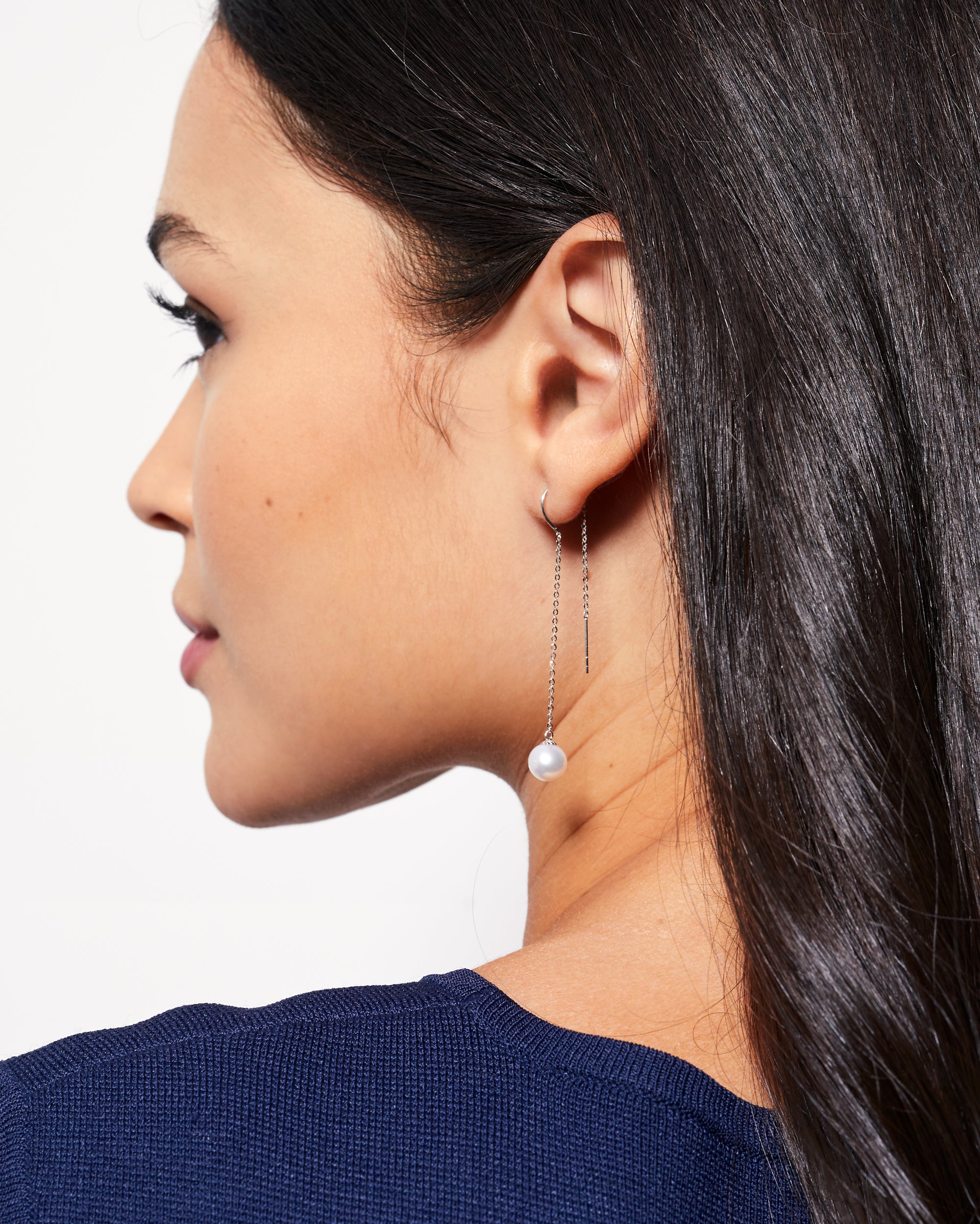 Pendientes de una perlas redonda colgante en Oro blanco 18k