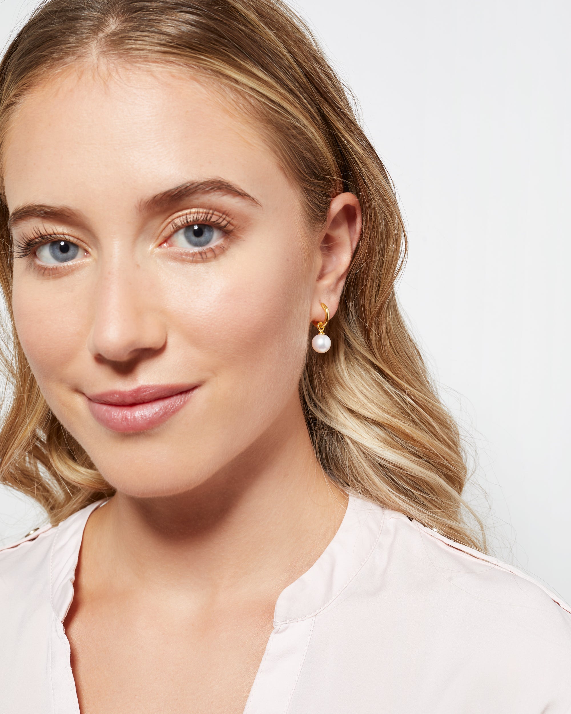 Aros de oro 18k con perla redonda secret & you