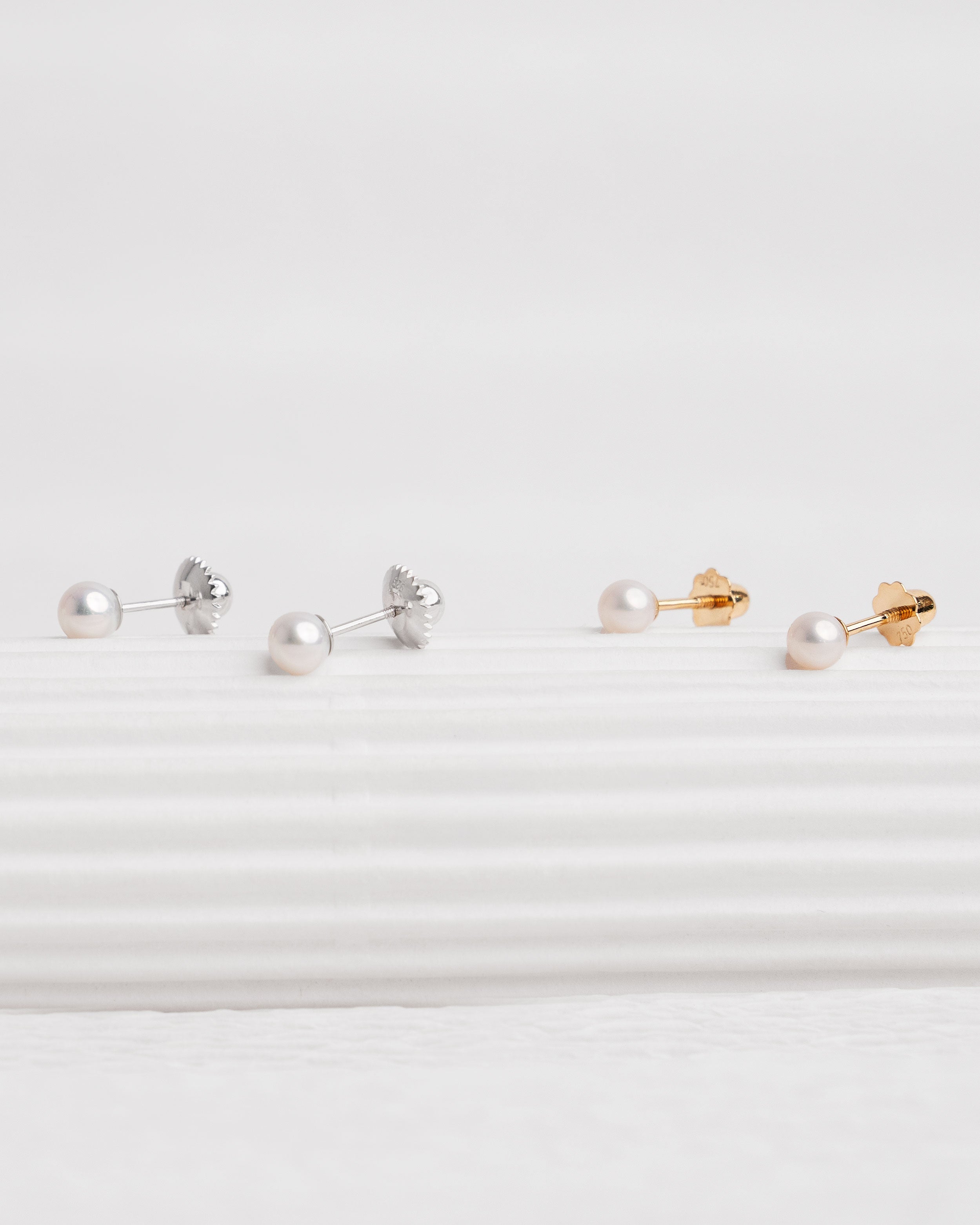 Pendientes de perlas cultivadas de agua dulce en oro 18K y plata de ley