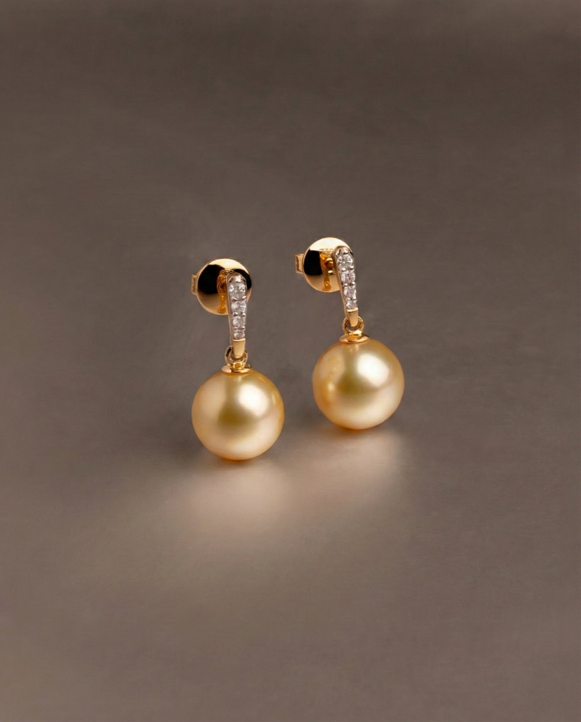 Pendientes Alyssa Perlas Mar del Sur doradas Oro 18k SY Perlas