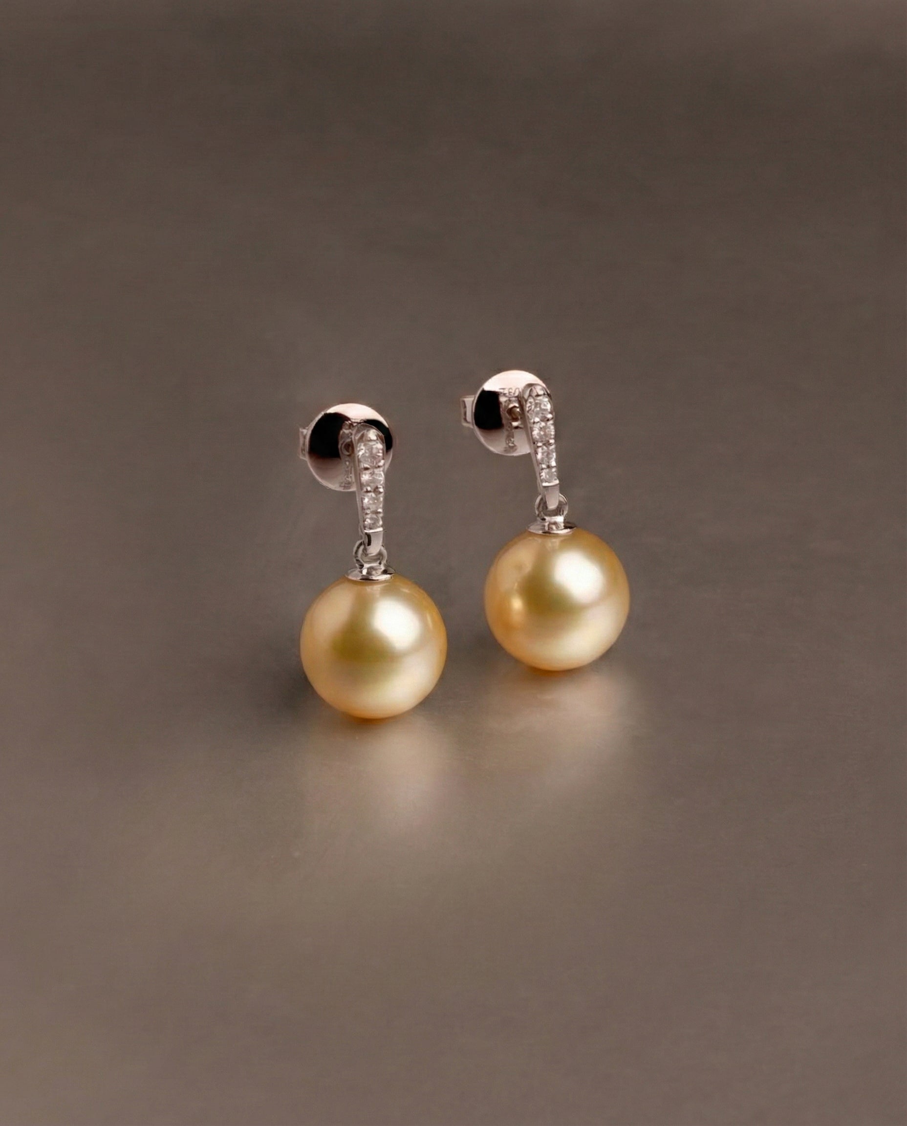 Pendientes Alyssa Perlas Mar del Sur doradas Oro 18k SY Perlas