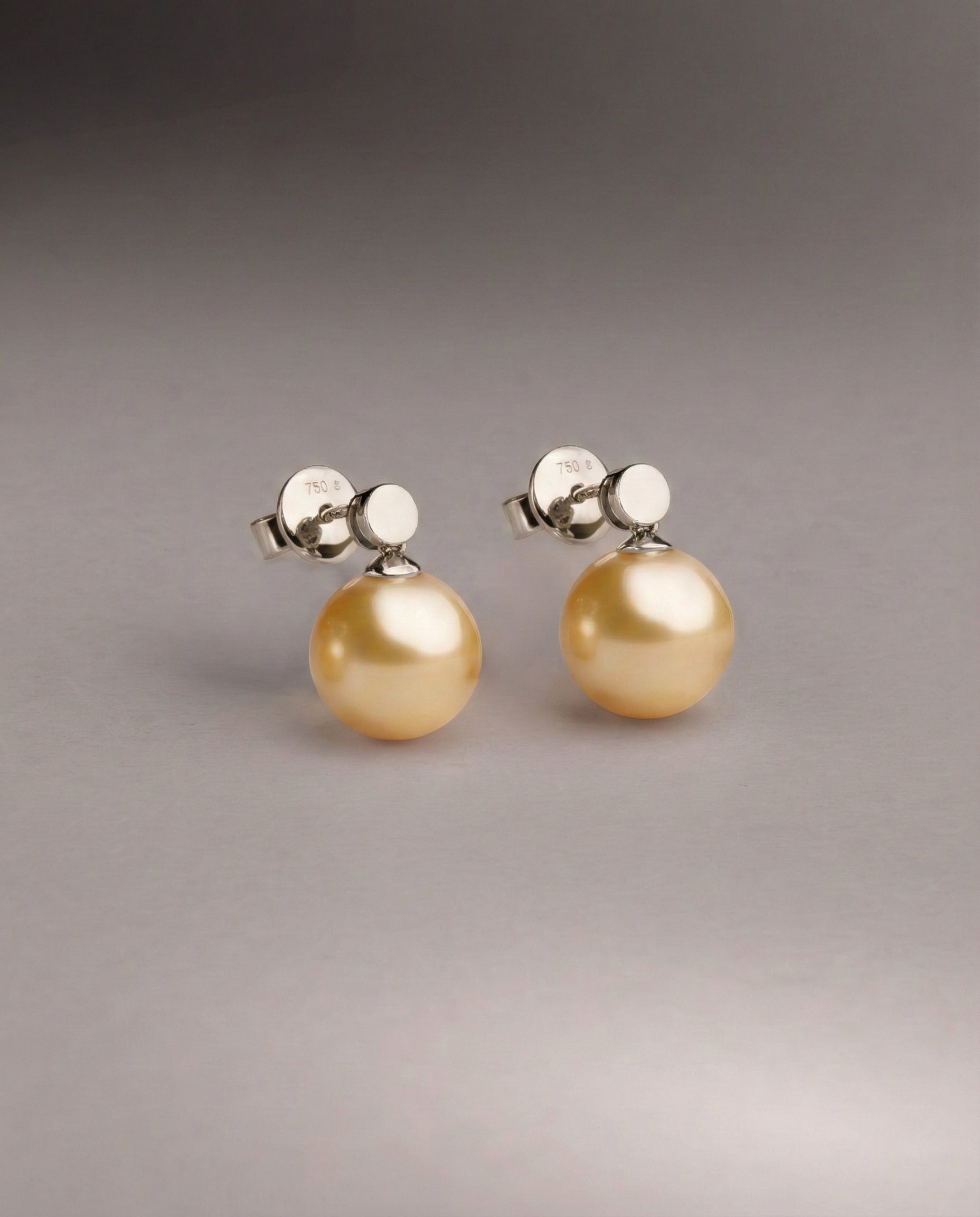 Pendientes Cassia Mar del Sur doradas Disco Oro 18k SY Perlas