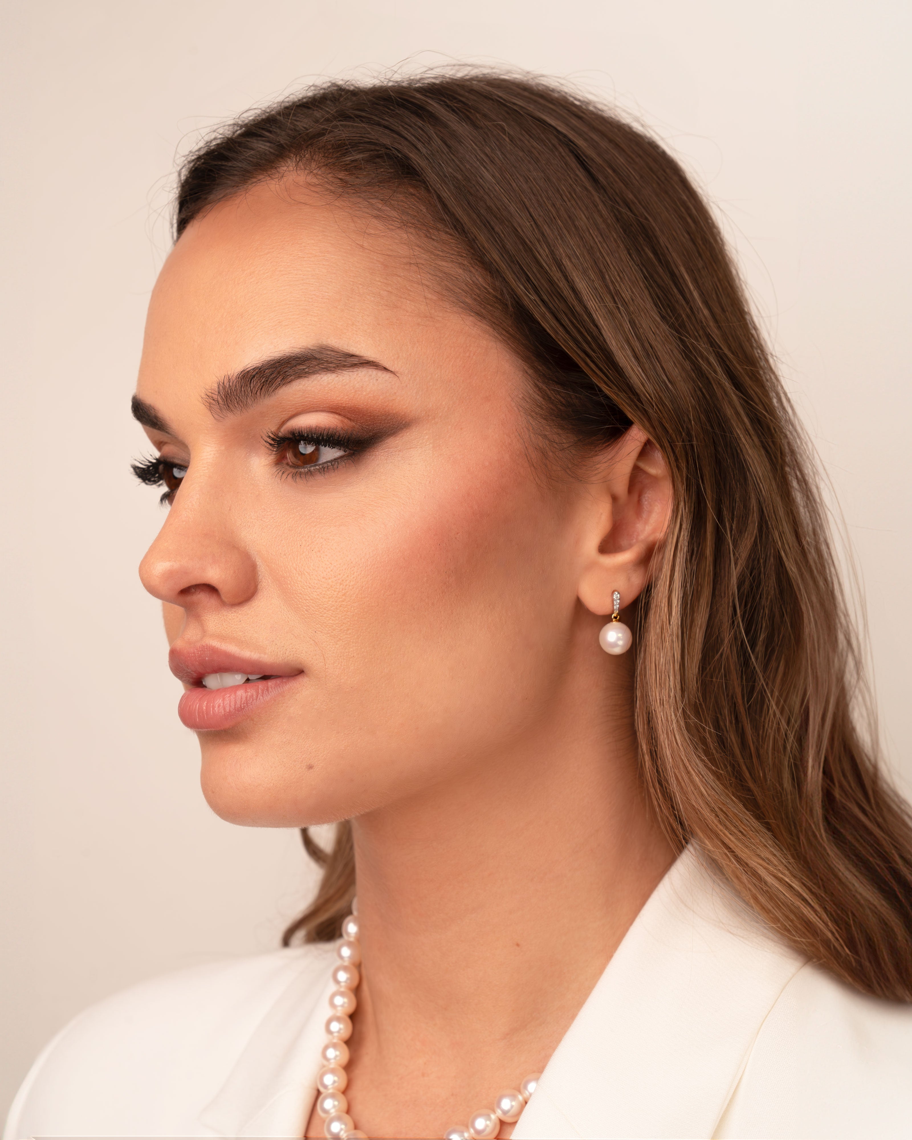 Foto Modelo Pendientes Alyssa con Perlas Australianas y Diamantes en Oro | 9 - 10 mm