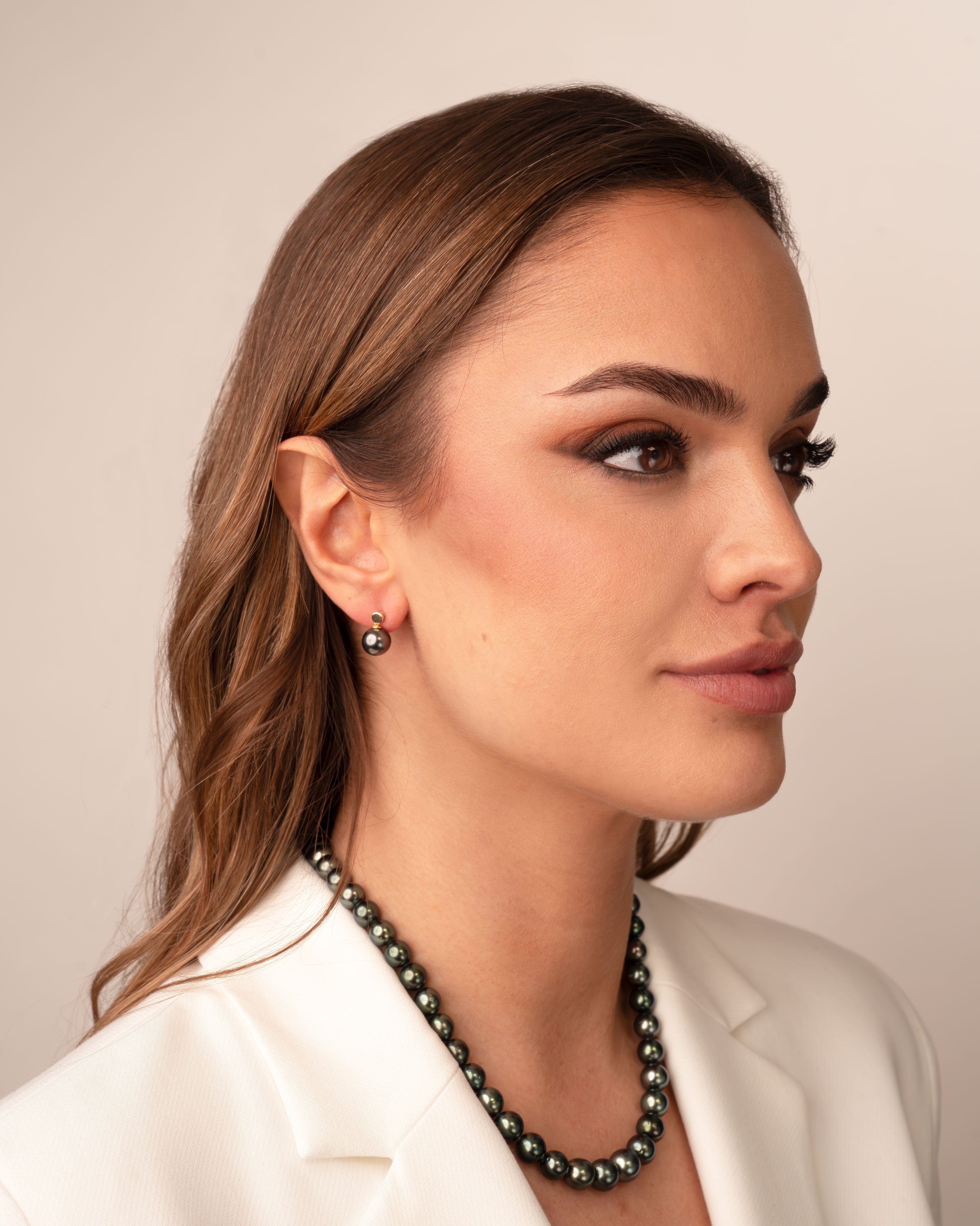Pendientes Cassia con Perlas Tahiti y Disco de Oro Blanco | 9 - 10 mm