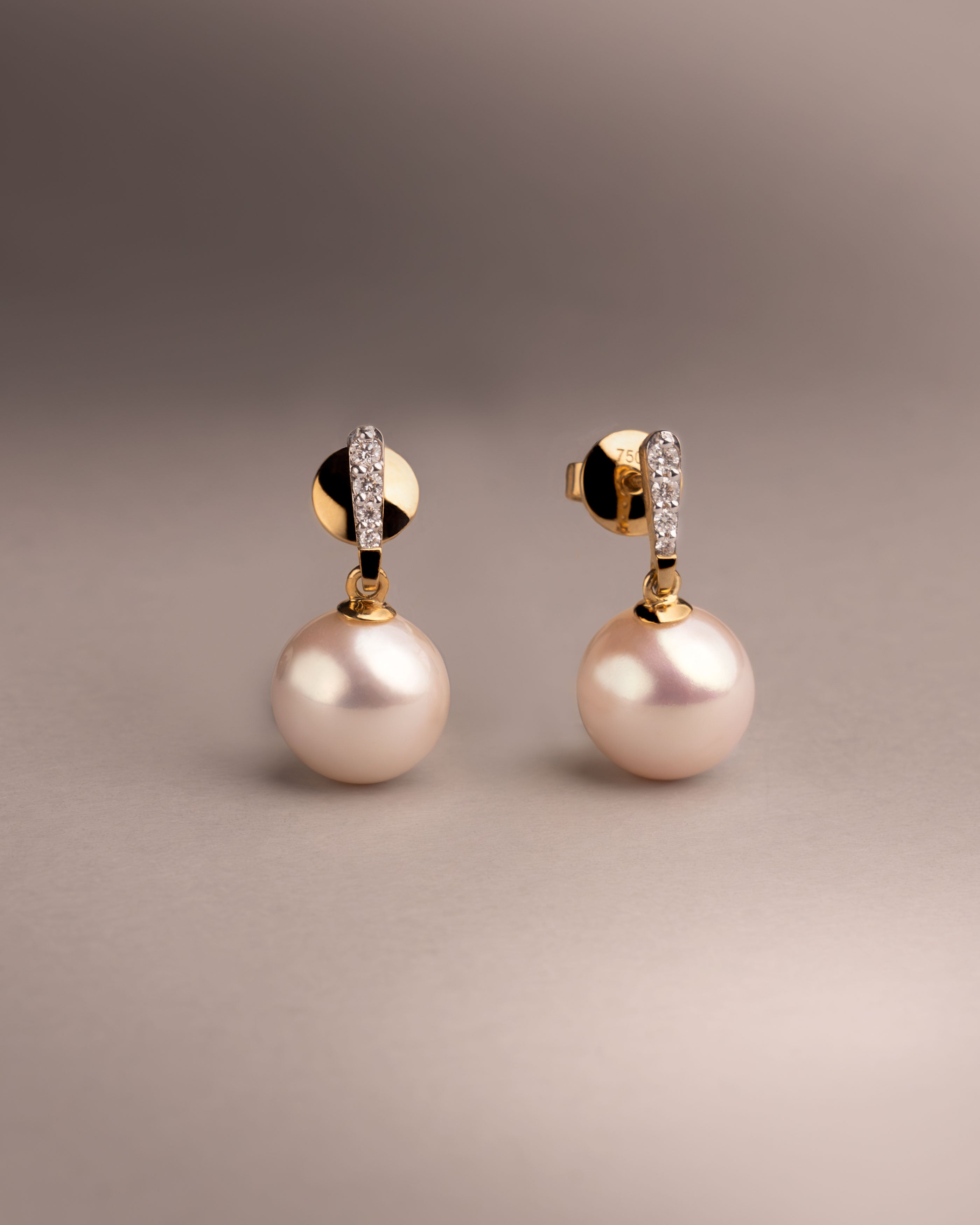 Pendientes Alyssa con Perlas Australianas y Diamantes en Oro | 9 - 10 mm