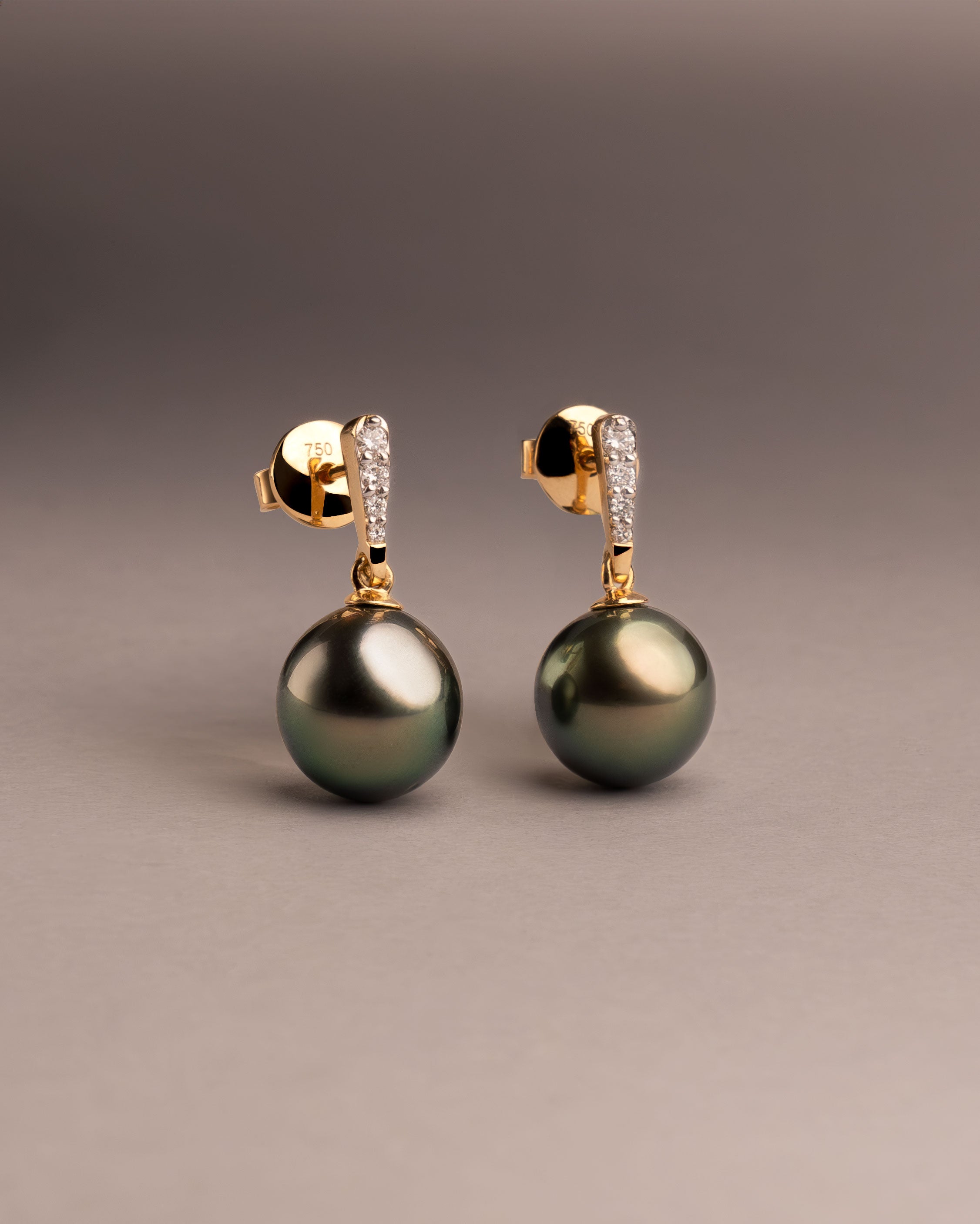 Pendientes Alyssa con Perlas Tahiti y Diamantes en Oro | 9 - 10 mm