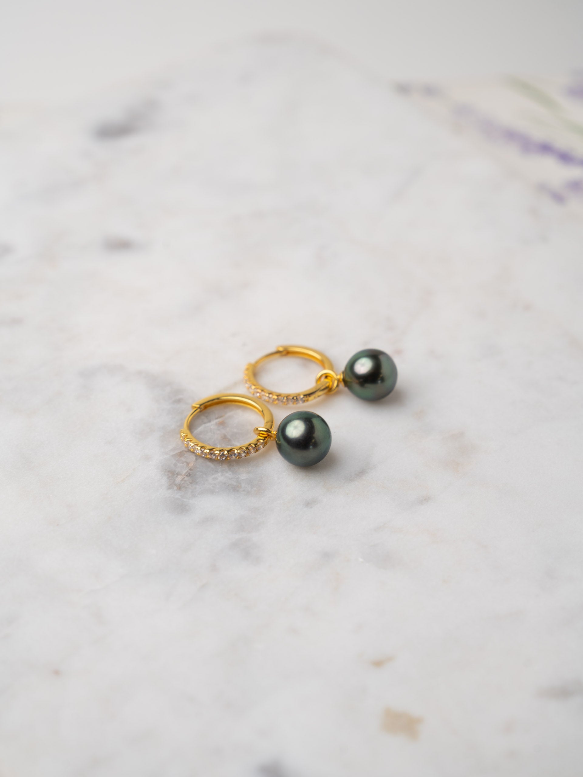 Aros de Oro Vermeil de 16 mm con circonitas y Perla Tahiti Redonda