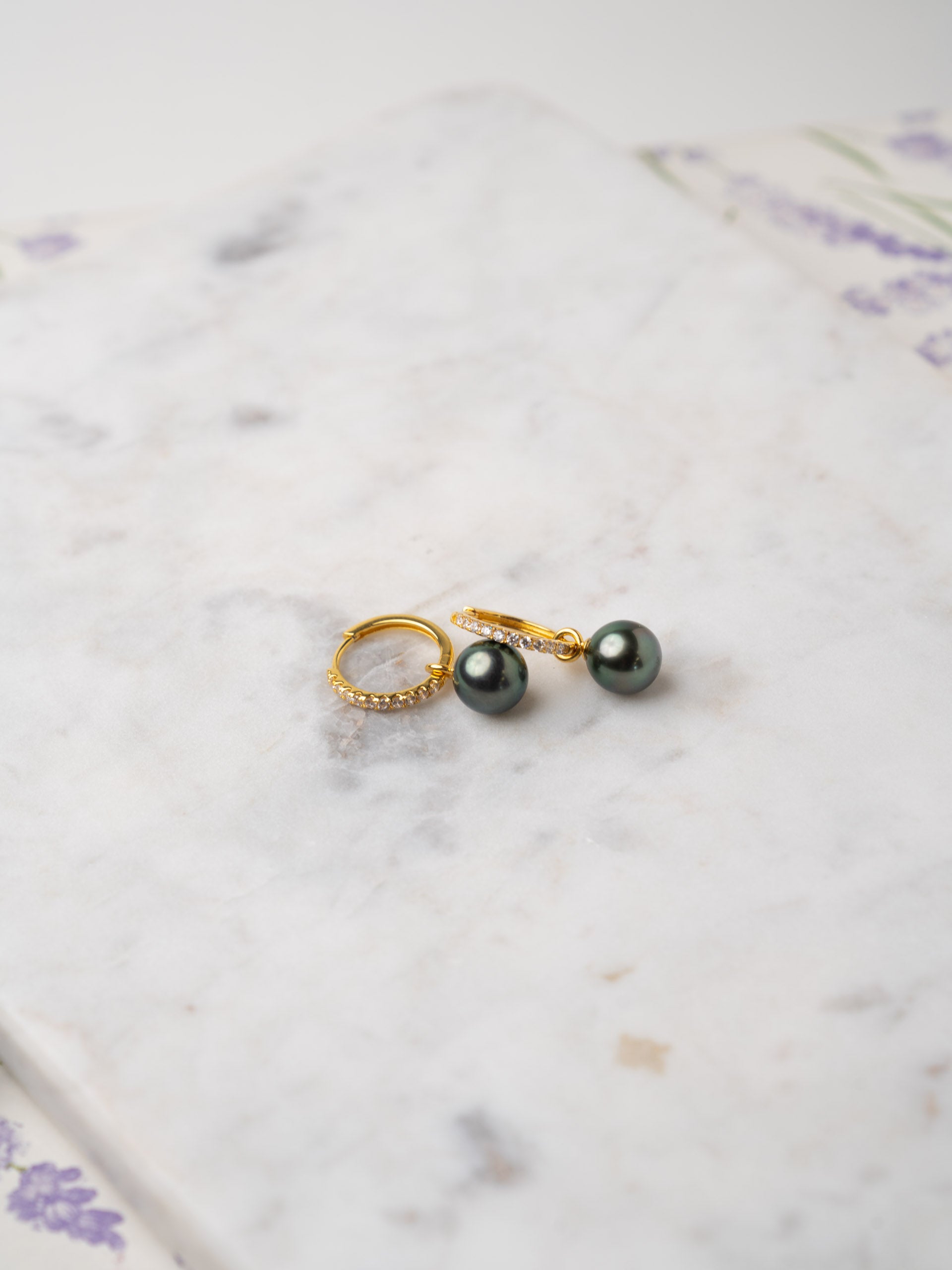 Aros de Oro Vermeil de 16 mm con circonitas y Perla Tahiti Redonda