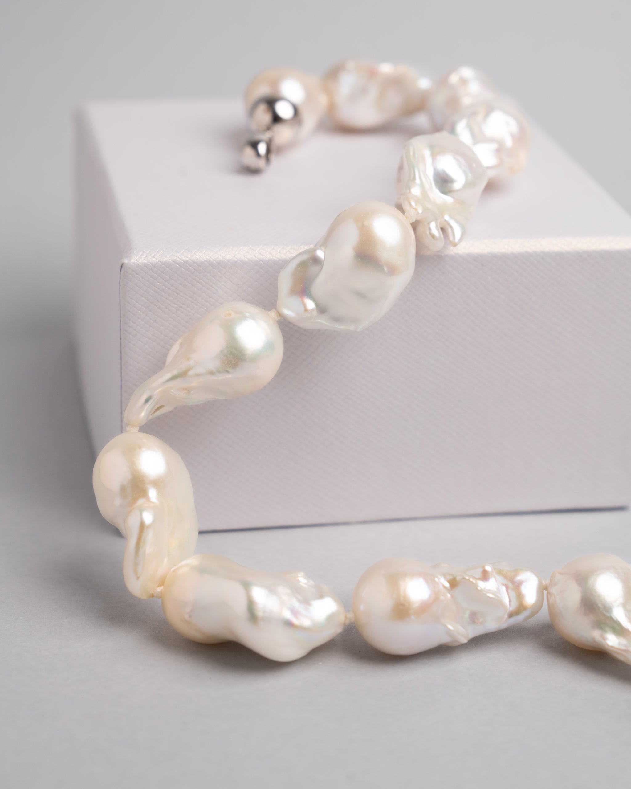 Collar de Perlas de Agua Dulce Grandes y Barrocas 13-15mm, 45cm. Calidad AAA Secret & You
