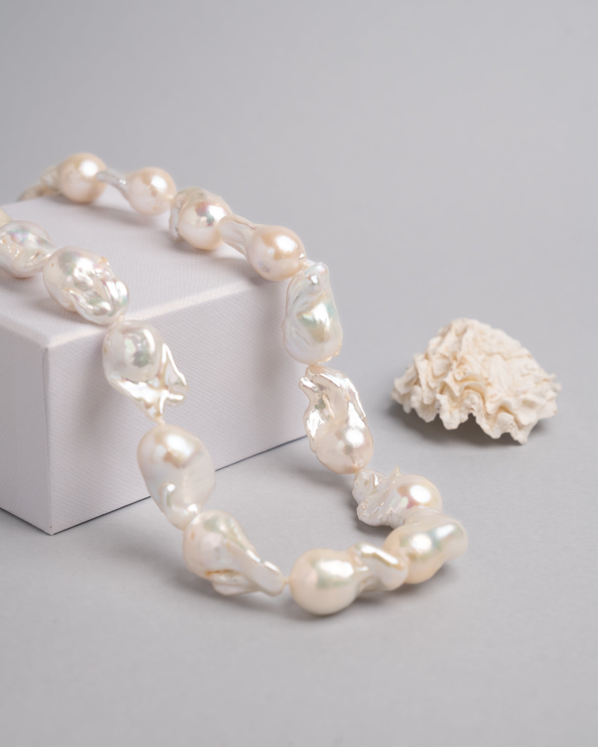 Collar de Perlas de Agua Dulce Grandes y Barrocas 13-15mm, 45cm. Calidad AAA Secret & You