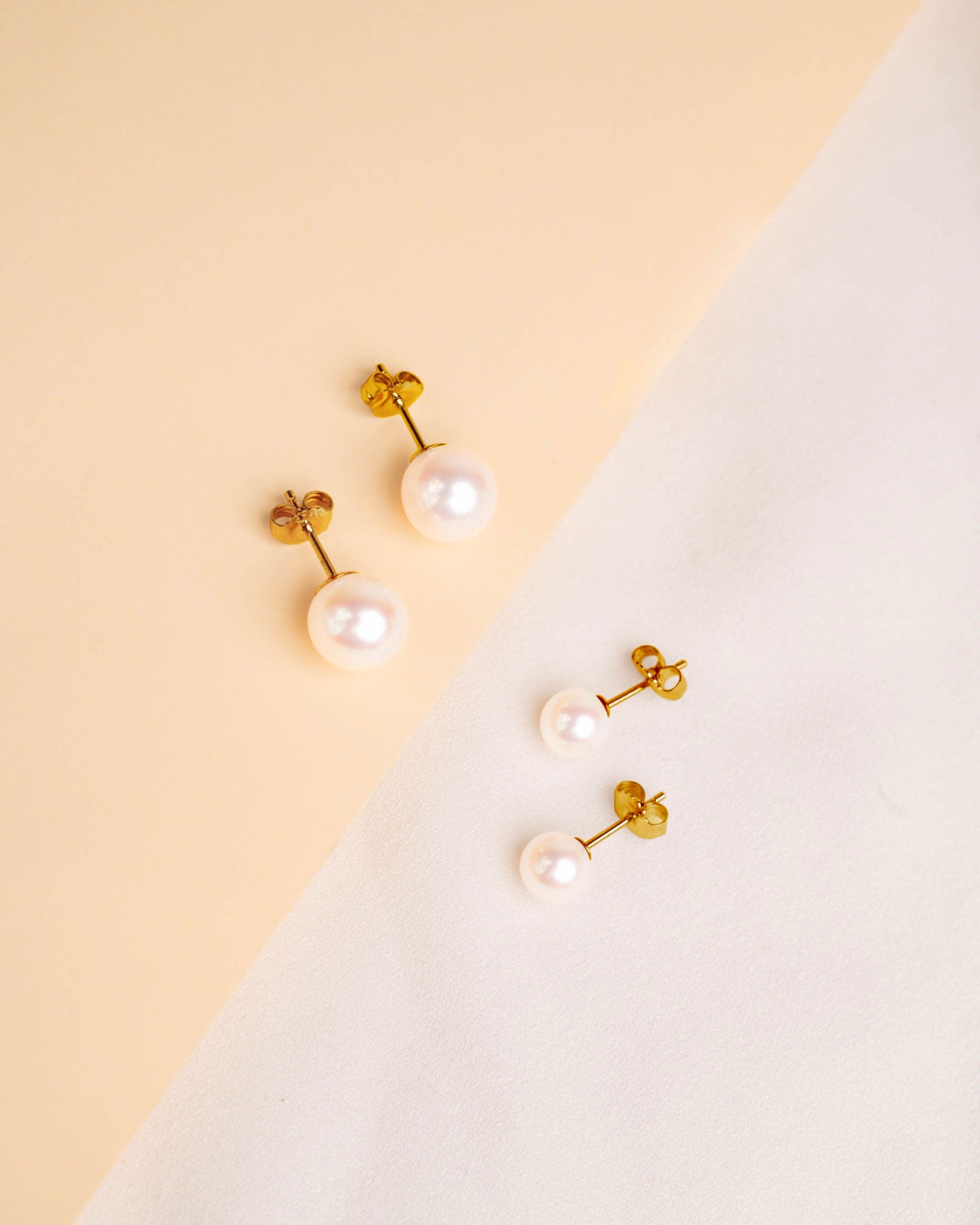 Pendientes de Perlas Redondas de Agua Dulce de Oro 18 K Secret & You