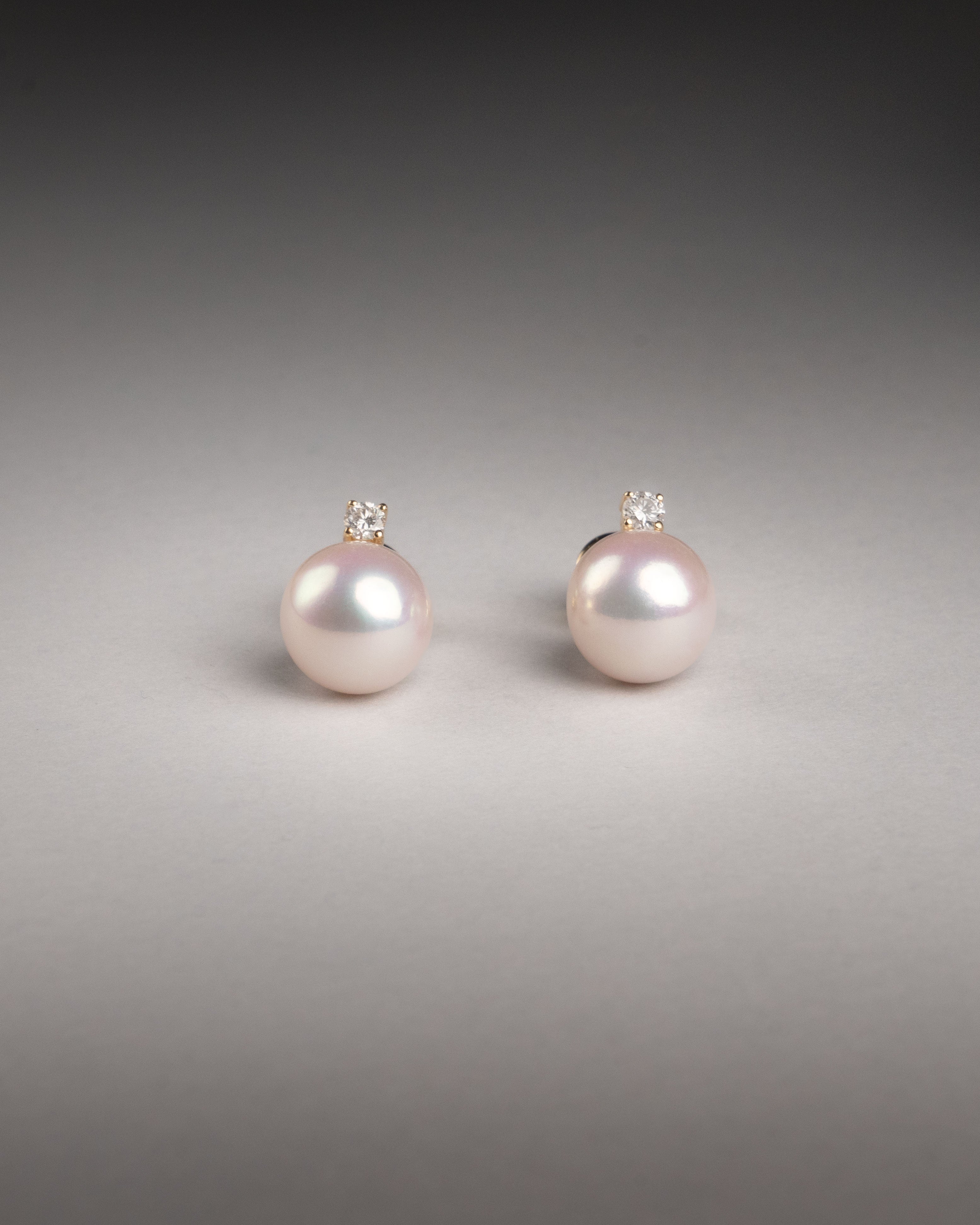 Pendientes Elara con Perlas Agua dulce y Diamantes en Oro | 9- 10 mm