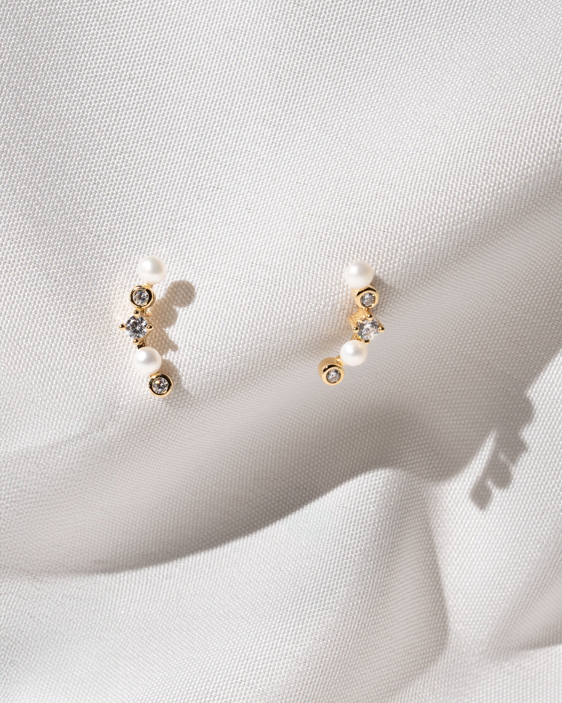 Pendientes Curie de Perlas Cultivadas de Agua dulce 3.5-4mm y Circonita