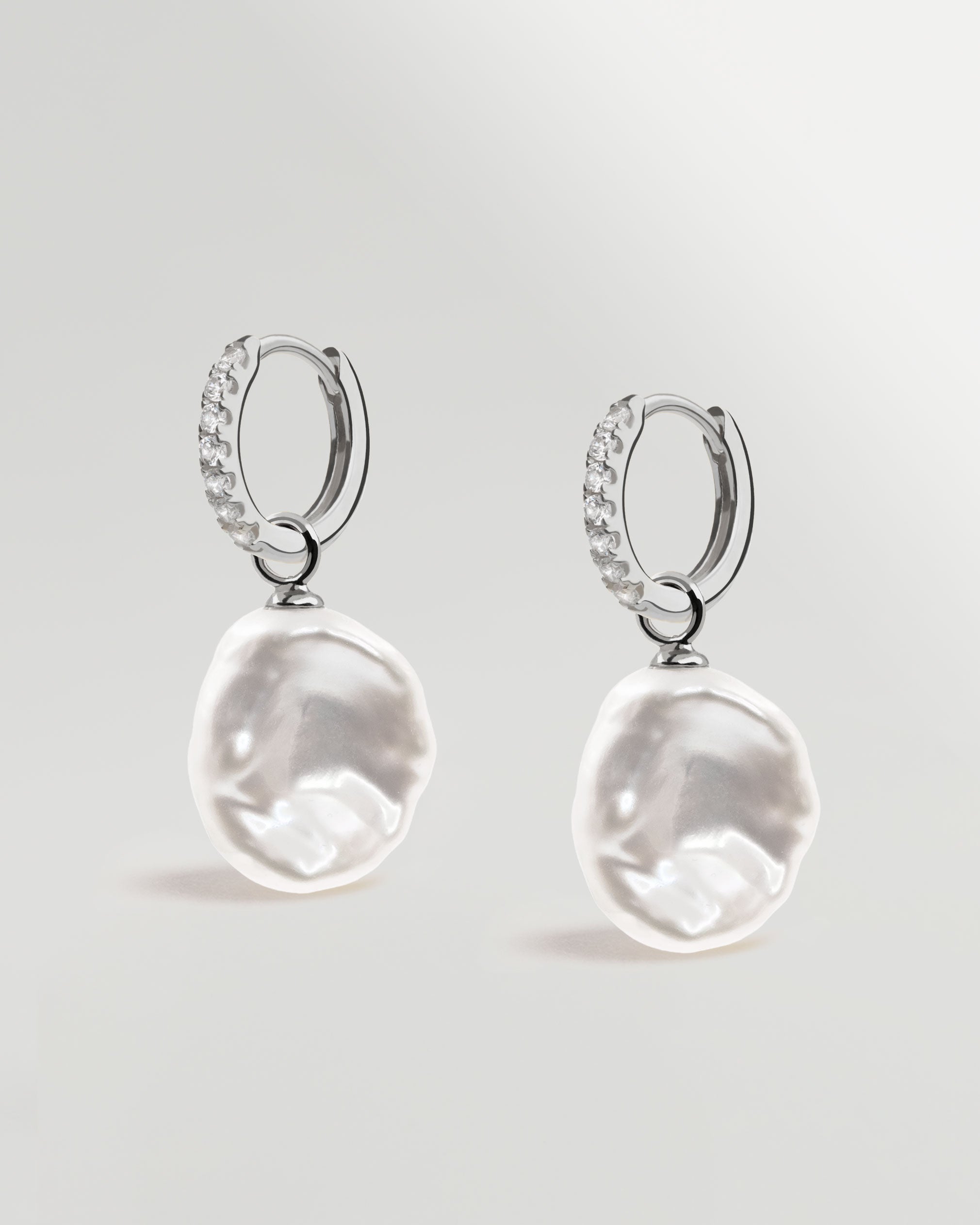 Pendientes de Aro de Plata de Ley con Circonitas y Perla Keshi - 12mm
