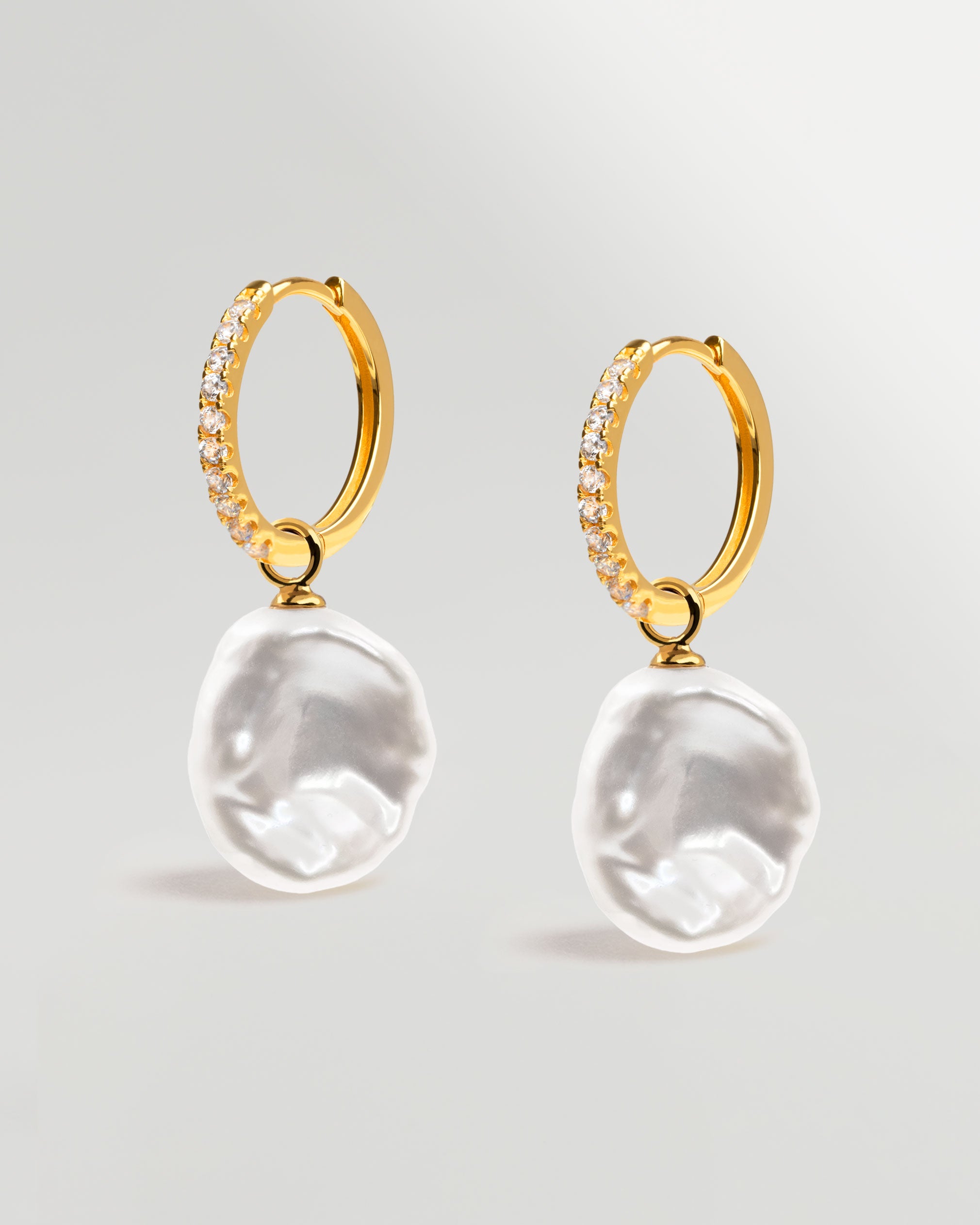 Pendientes de Aro de Oro Vermeil con Circonitas y Perla Keshi - 16mm