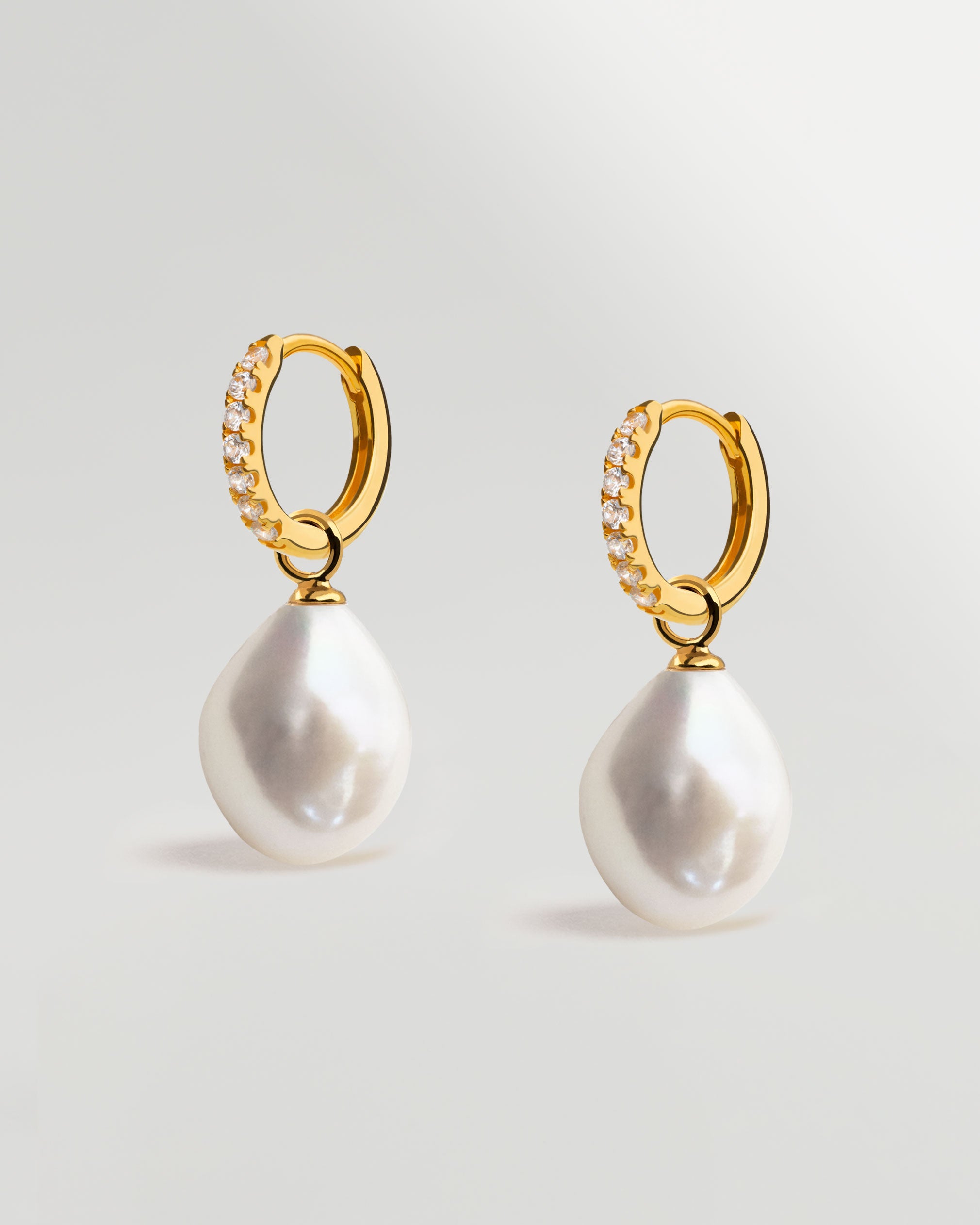 Aros de oro 18k con diamantes y perla barroca secret & you