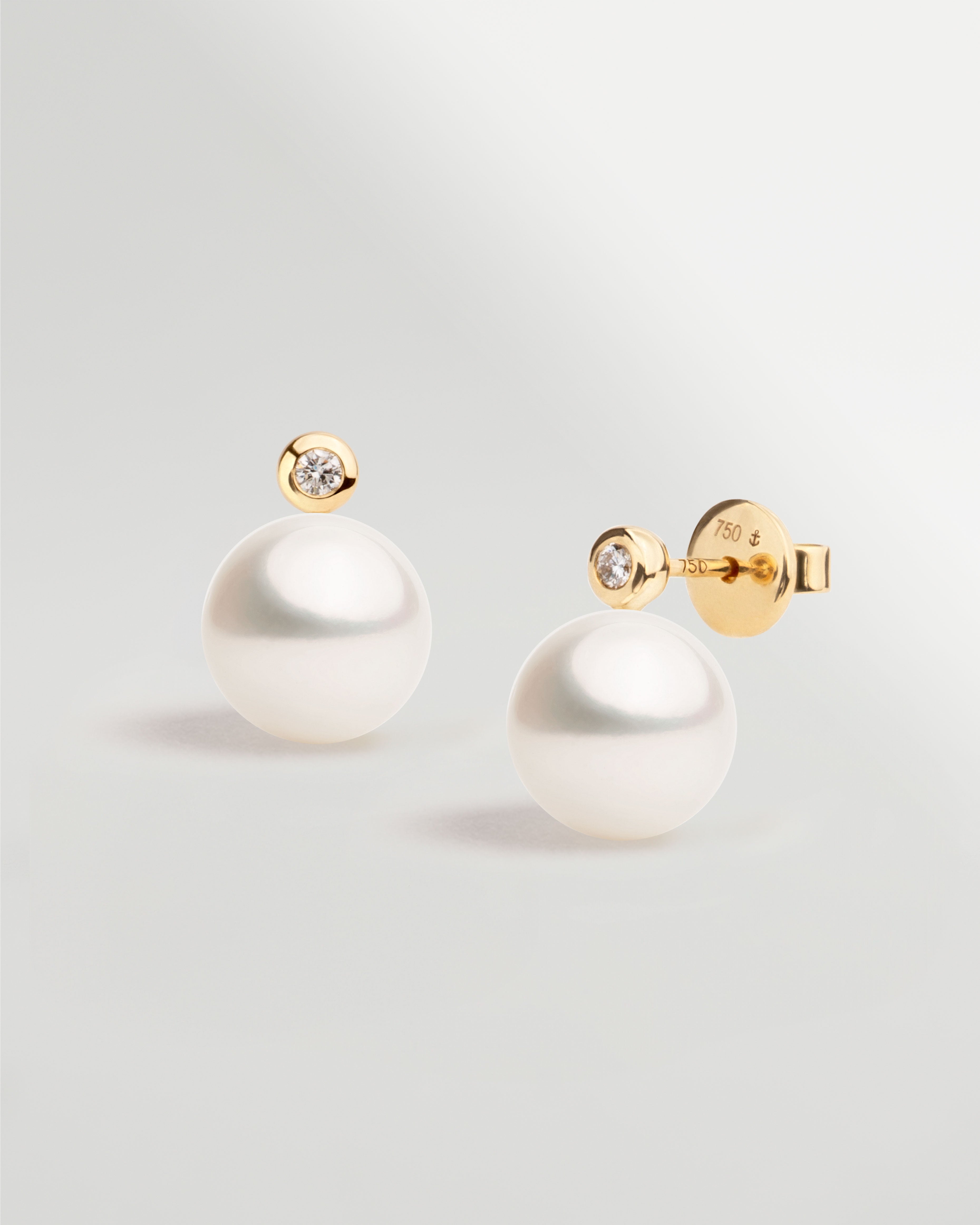 Foto Modelo Pendientes Lyra con Perlas Australianas y Diamantes Redondos en Oro | 9 - 10 mm