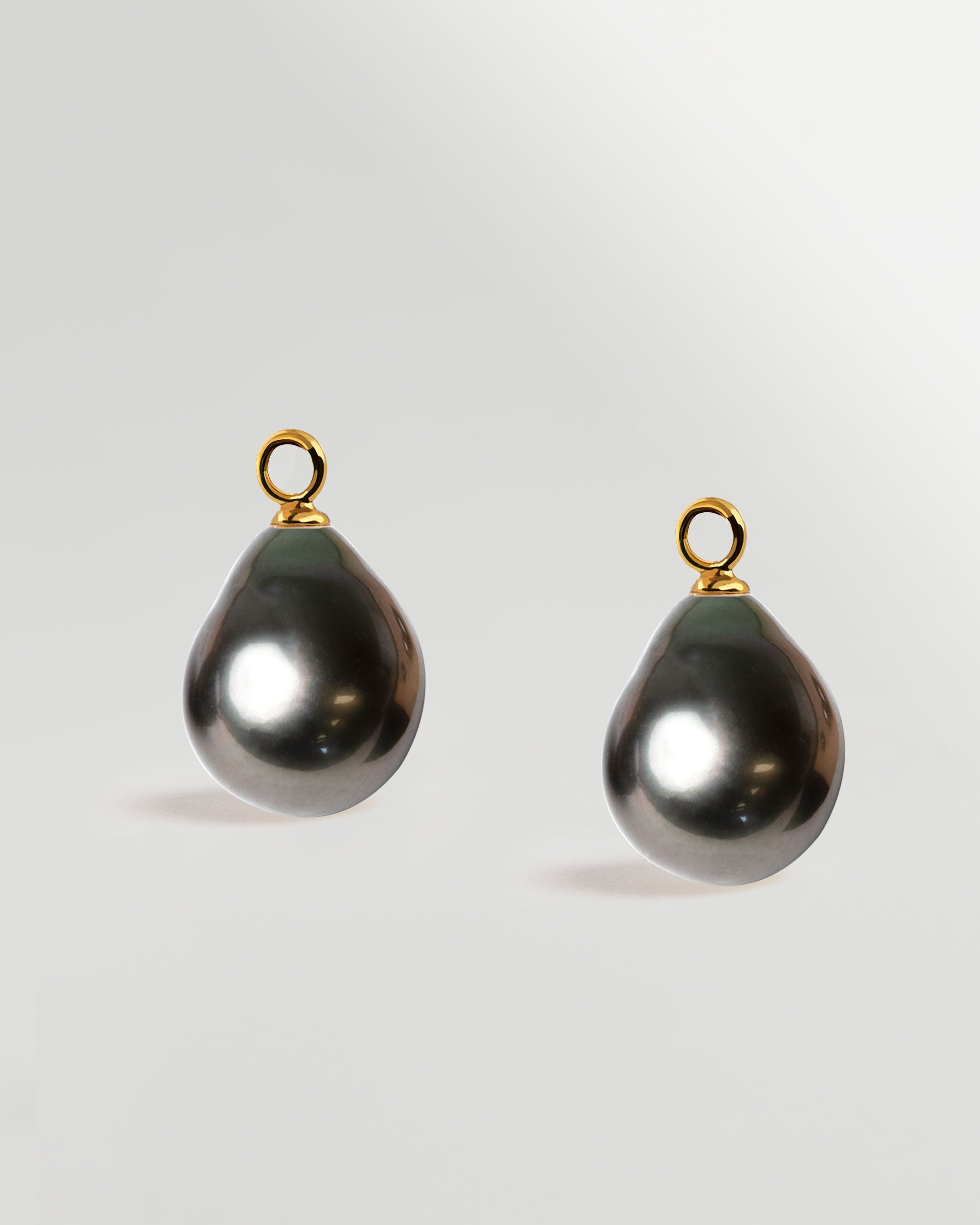 Charms de Oro de 18k con Perla Tahití Barroca