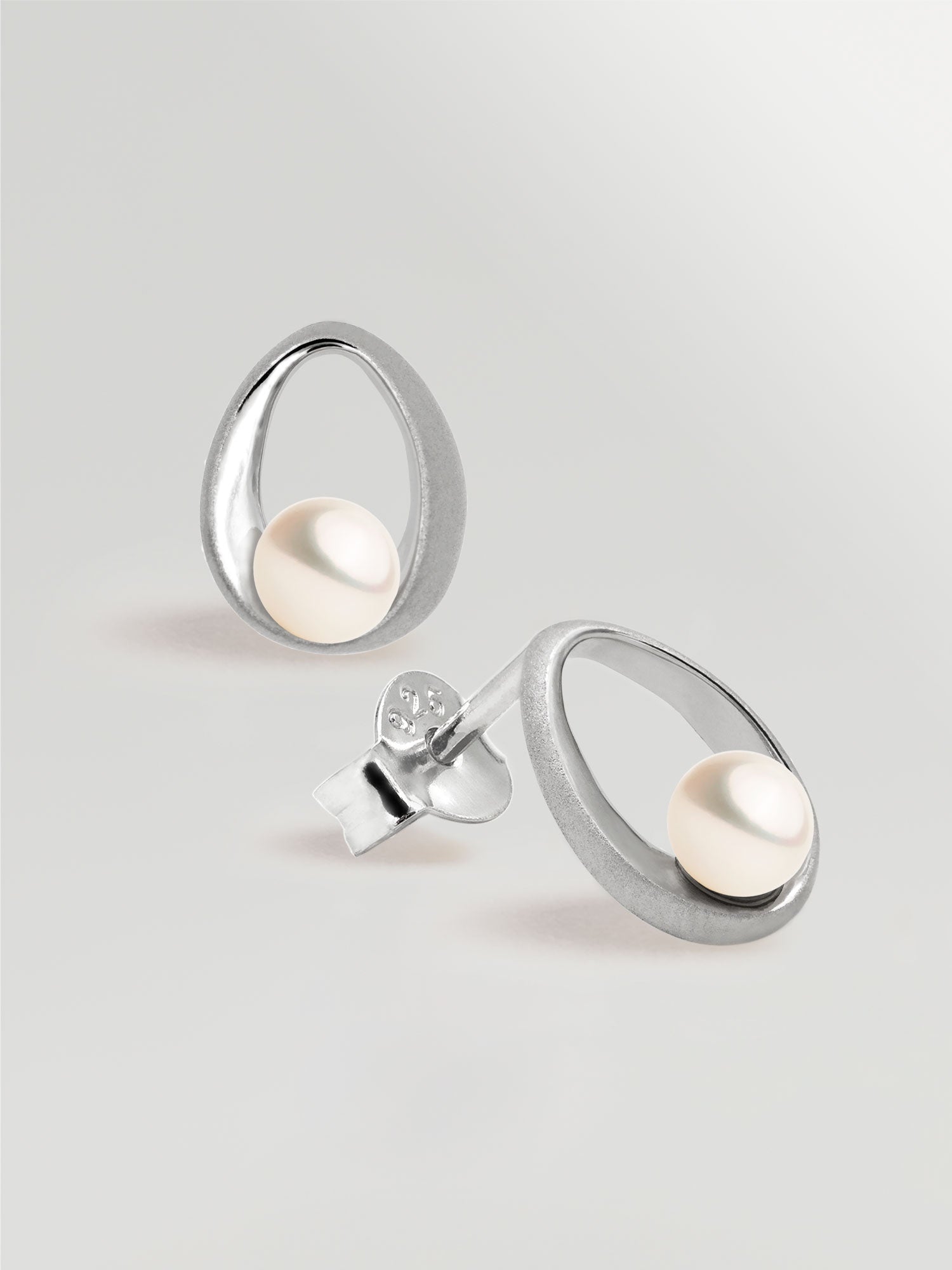 Pendientes de Perlas de Agua Dulce Redondas 4 - 5 mm y Plata de Ley Secret & You