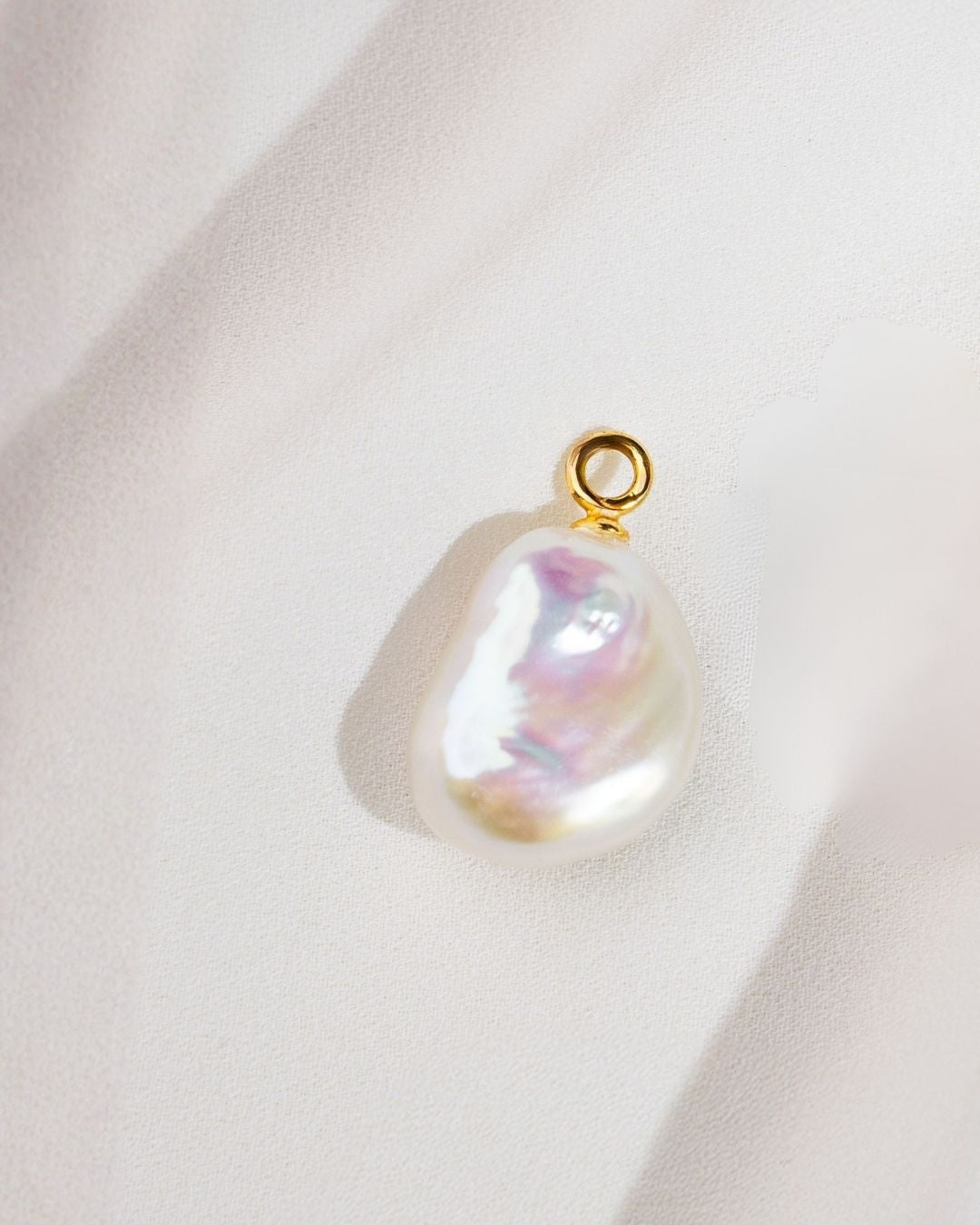 Colgante de Perla Agua Dulce Keshi en Oro 18k | SY Perlas 