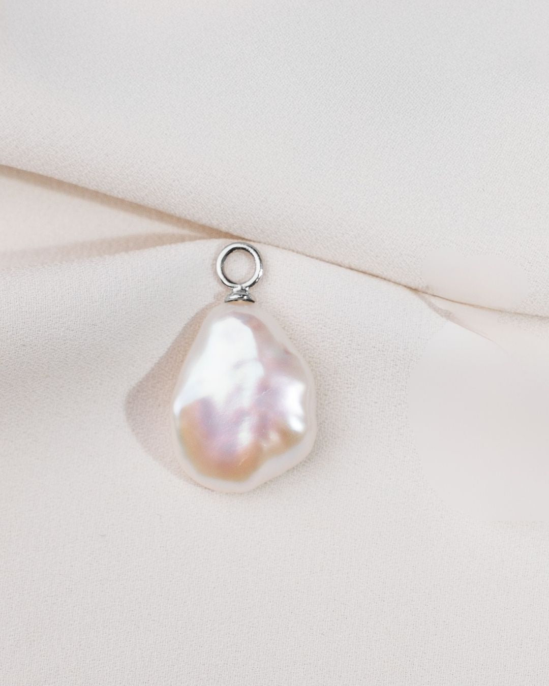 Colgante de Perla Agua Dulce Keshi en Oro 18k | SY Perlas 
