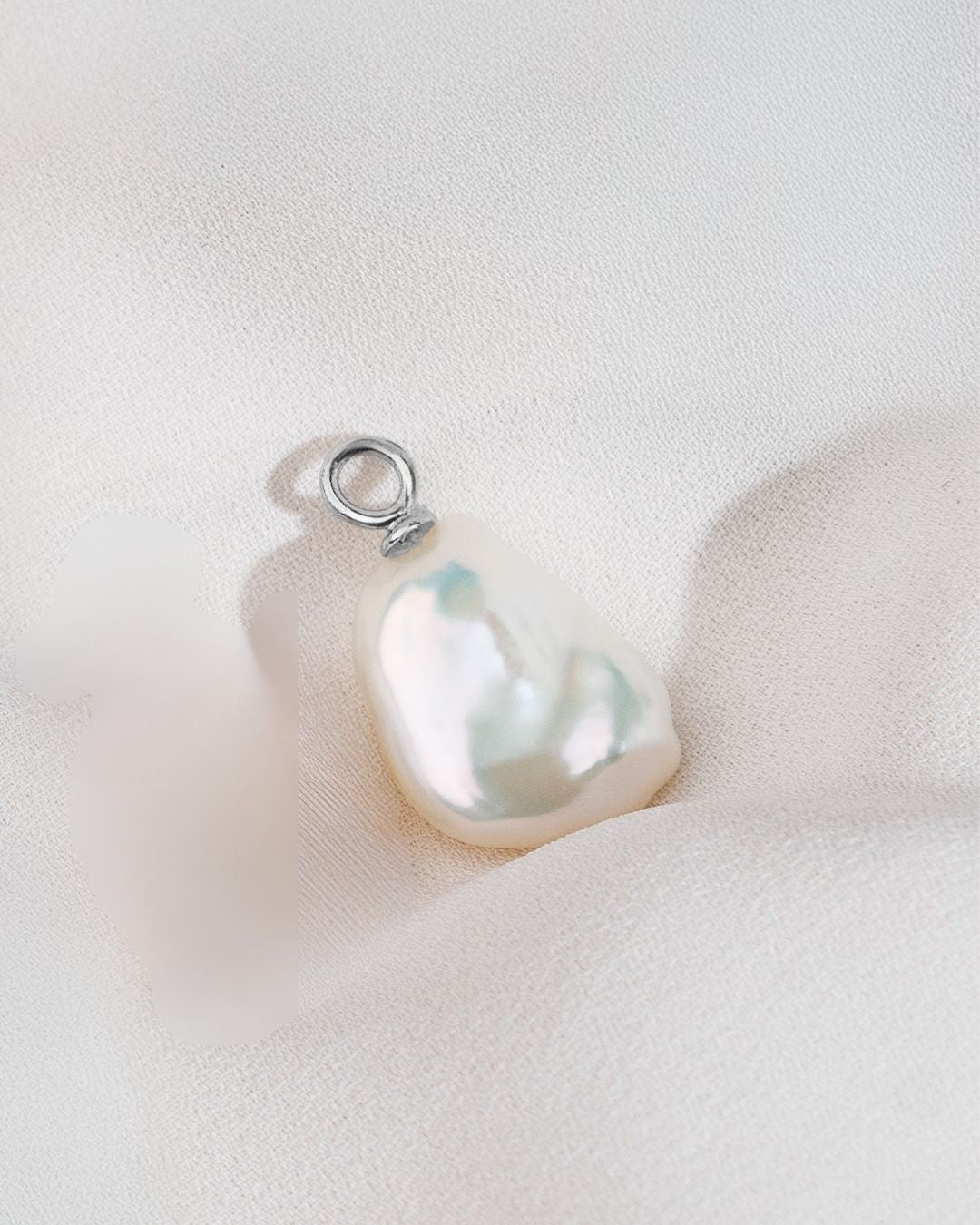 Colgante de Perla Agua Dulce Keshi en Oro 18k | SY Perlas 