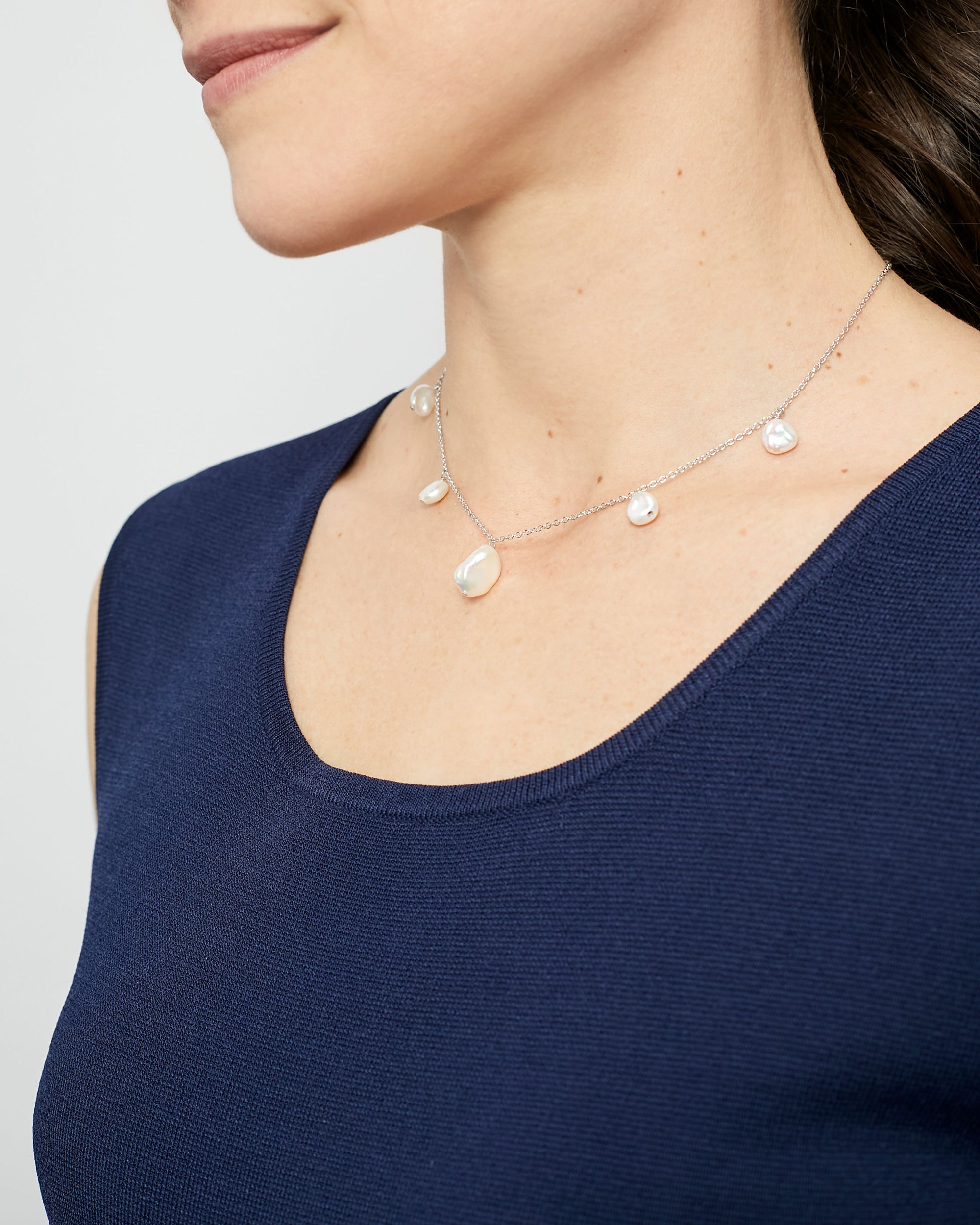 Colgante de plata bañada en oro de 18k de perlas barrocas keshi blancas de mujer Secret & You