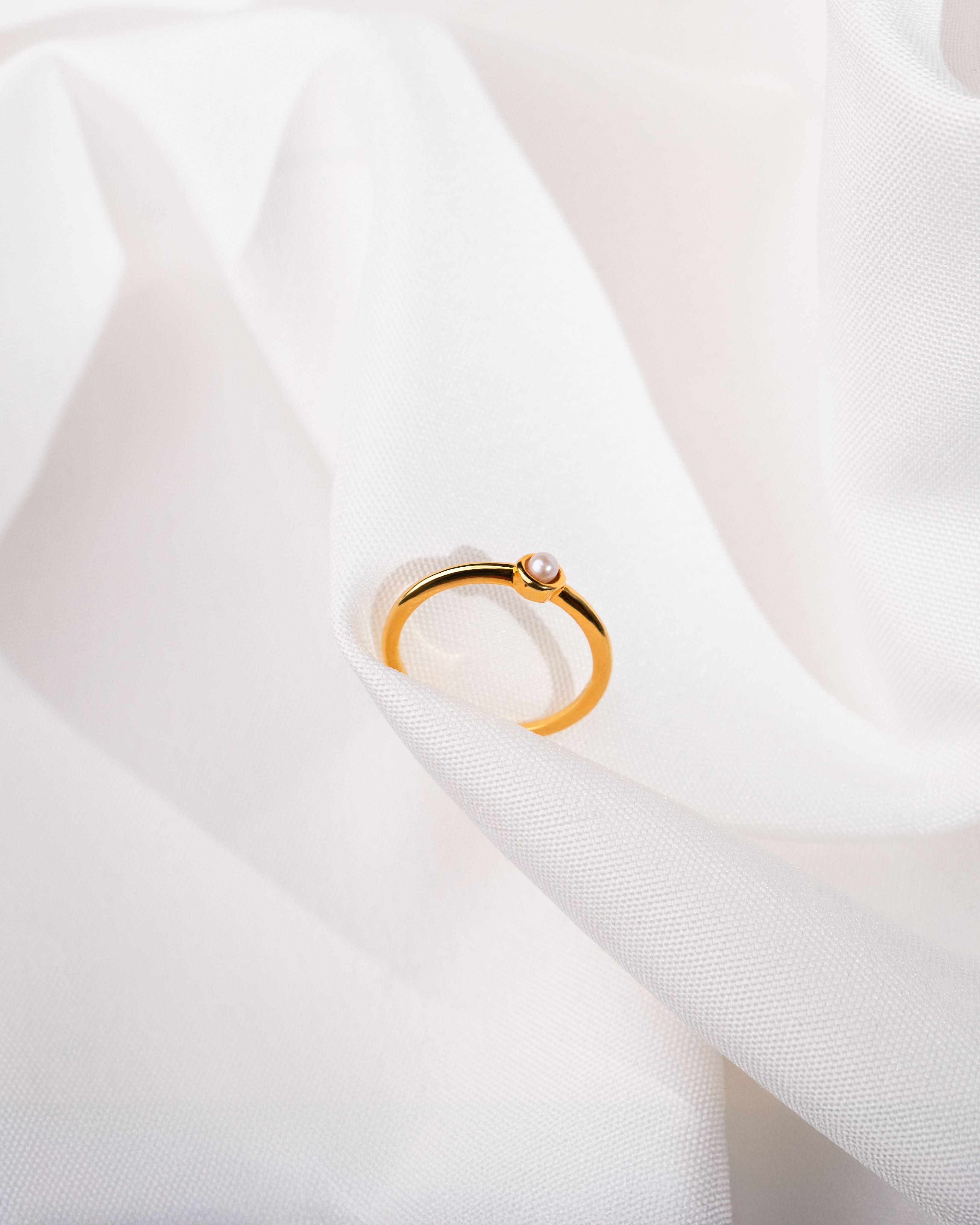 Anillo de Perla Mini Redonda de 3mm - Oro Vermeil 