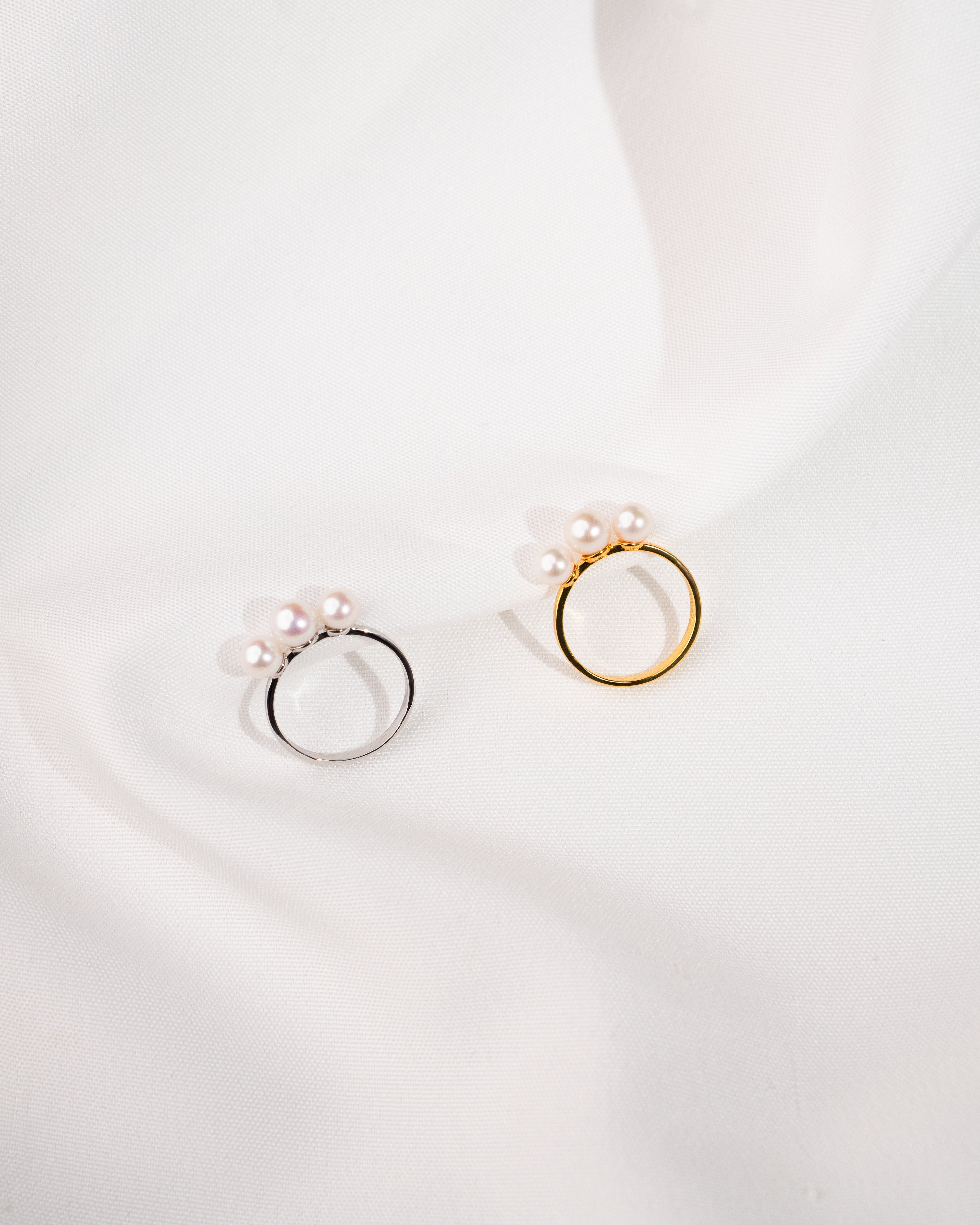 Anillo Tres Perlas Redondas de 5,5-6mm - Oro y Plata