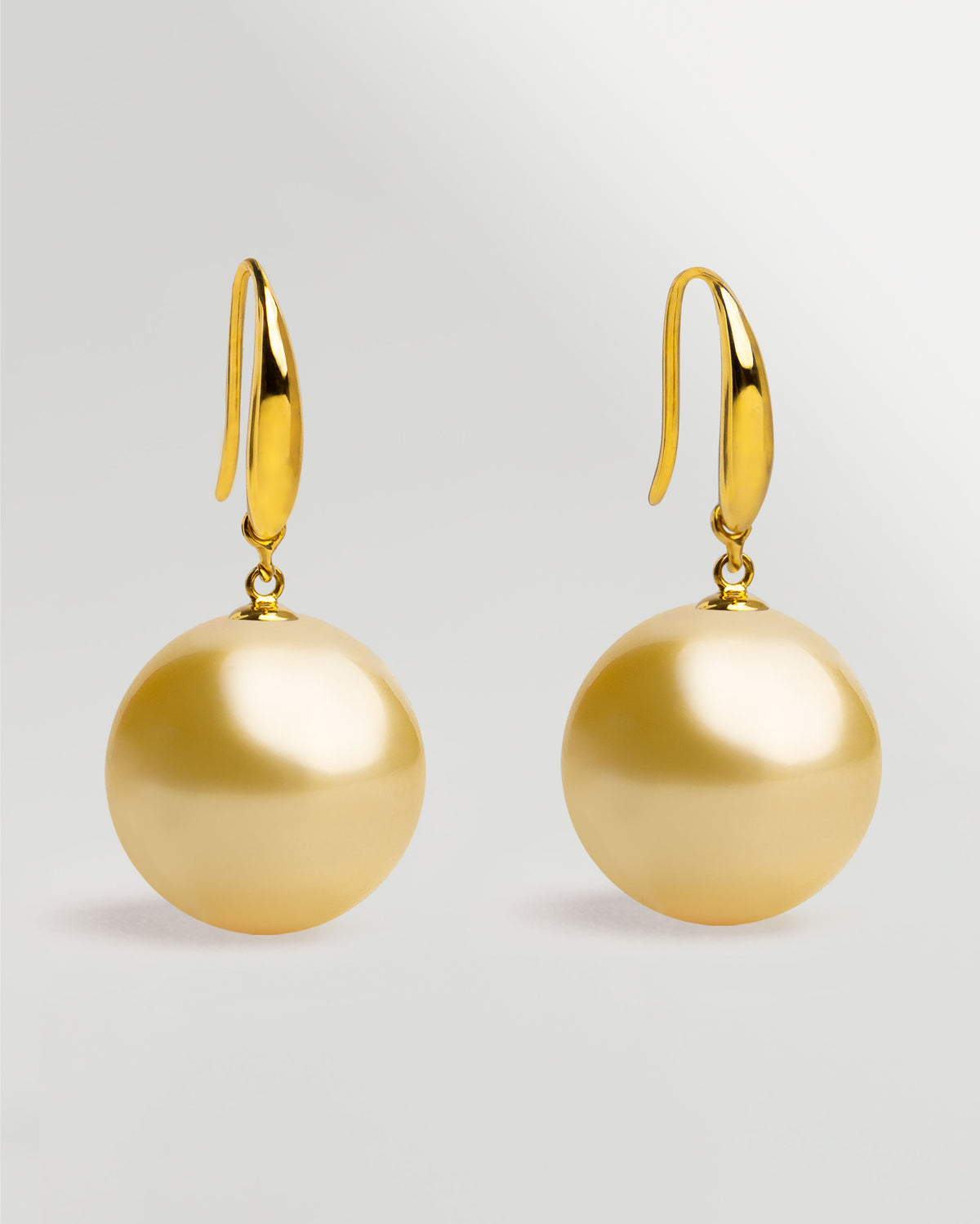 Pendientes Gancho corto en oro amarillo 18k y Perla Australiana Dorada 10mm