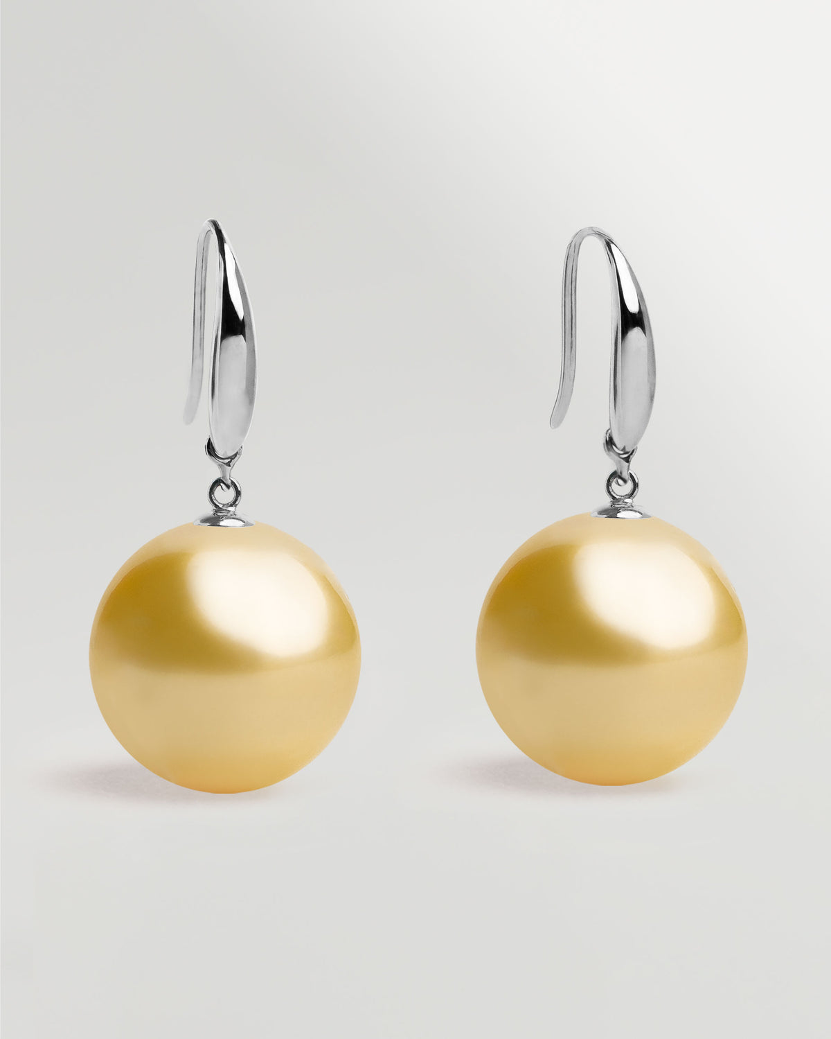 Pendientes Gancho corto en oro blanco 18k y Perla Australiana Dorada 10mm