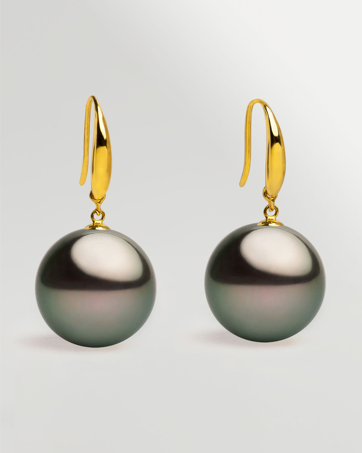 Pendientes de gancho corto en oro amarillo 18k y Perla Tahití