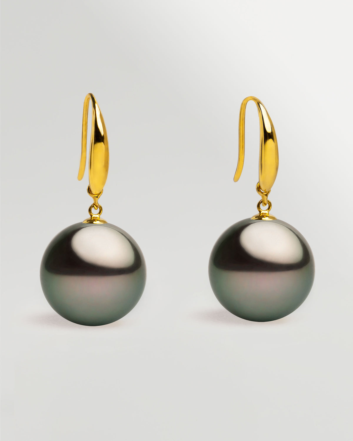 Pendientes de gancho corto en oro amarillo 18k y Perla Tahití