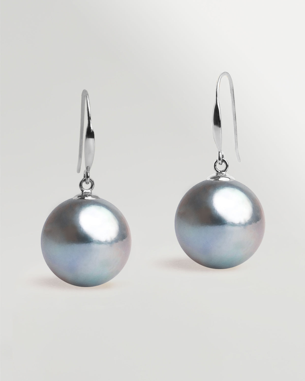 Pendientes Gancho fino en oro blanco 18k y Perla Blue Akoya
