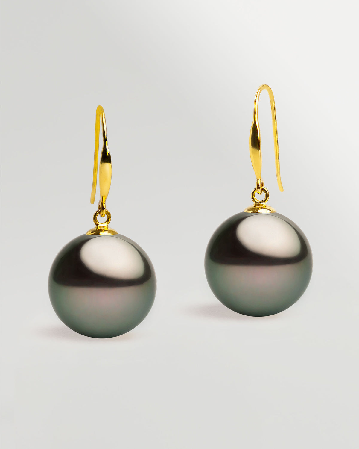 Pendientes Gancho fino en oro amarillo 18k y Perla Tahití