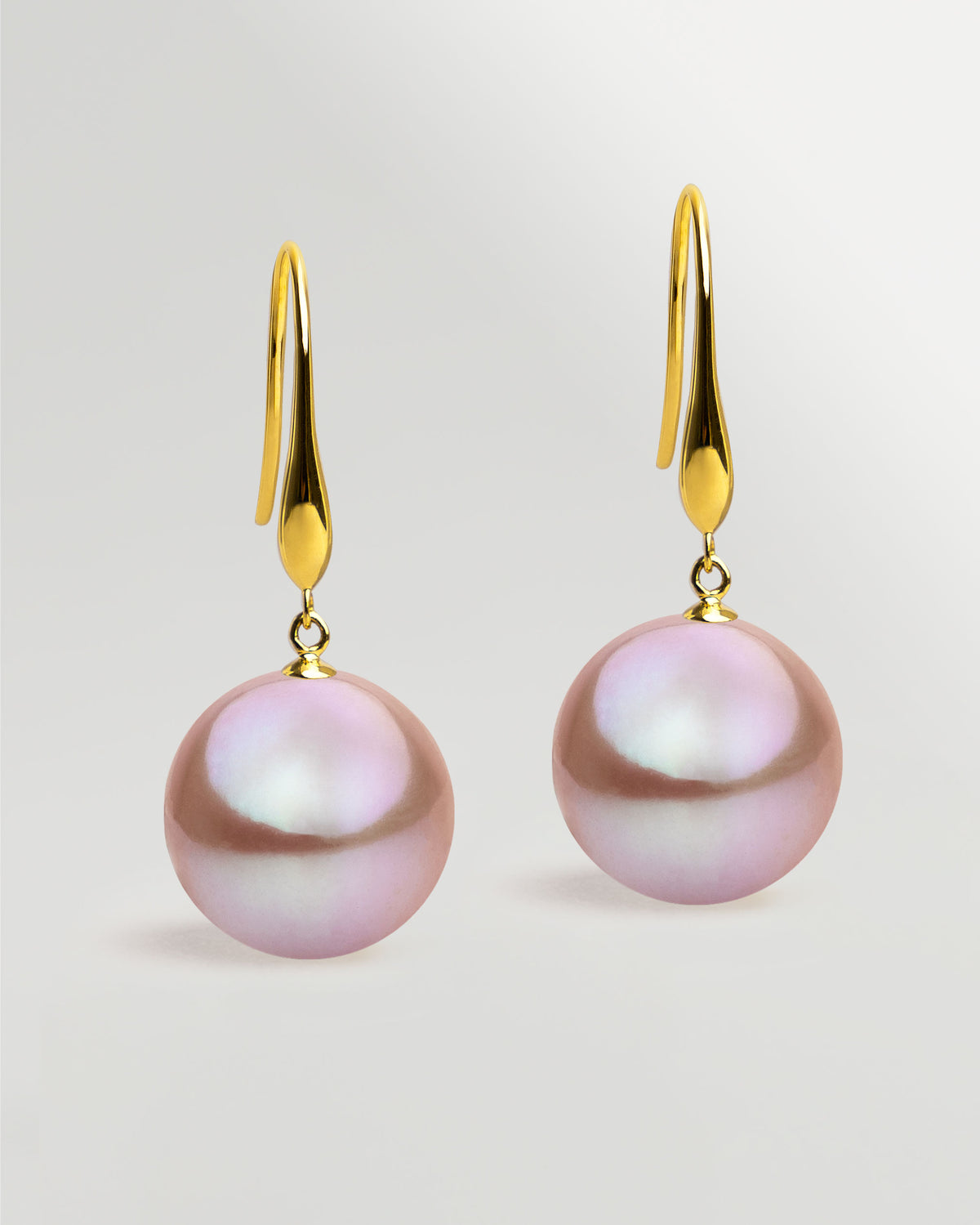 Pendientes de gancho largo en oro amarillo 18k y Perla Agua Dulce Lavanda
