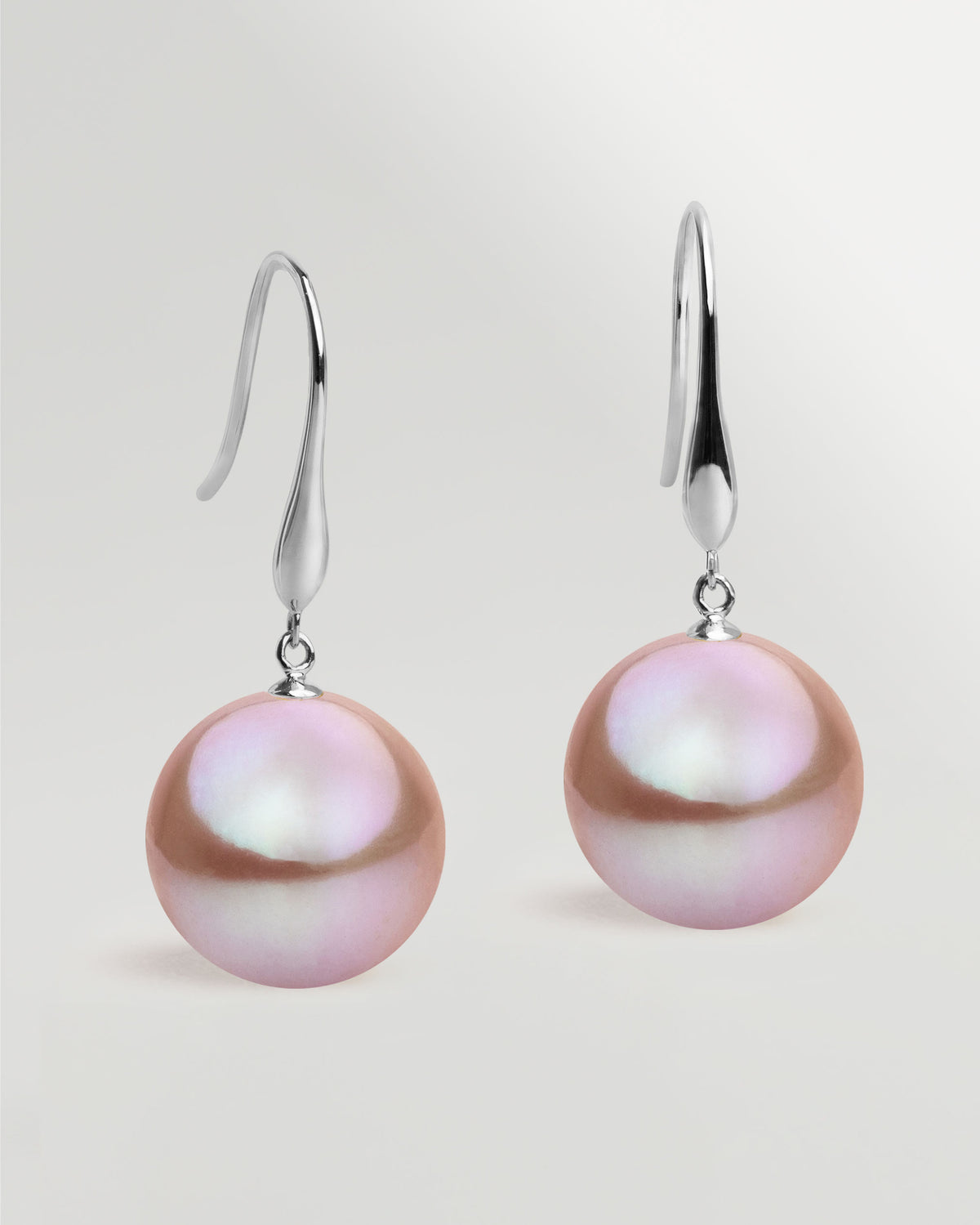 Pendientes de gancho largo en oro blanco 18k y Perla Agua Dulce Lavanda