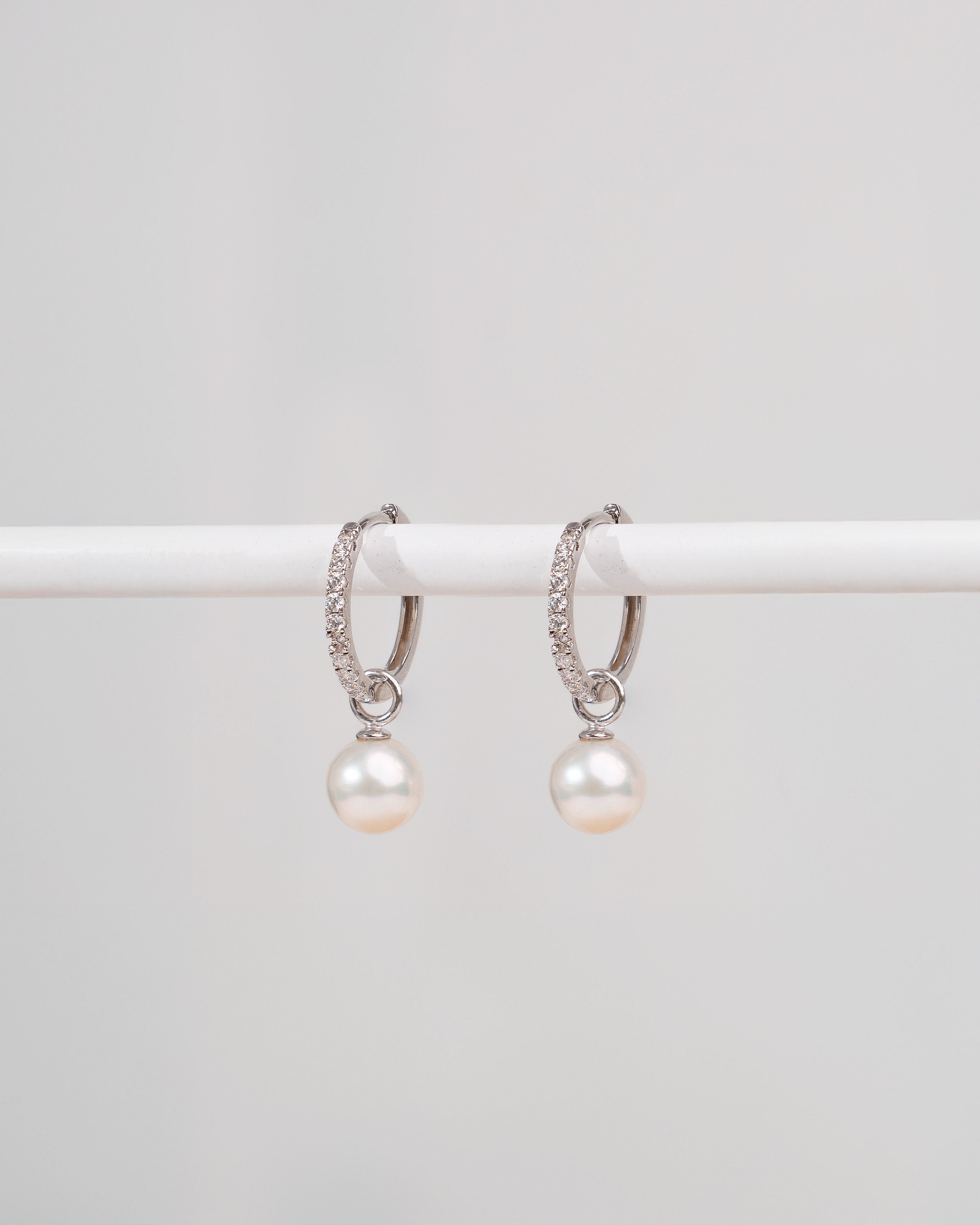 Aros de plata con circonitas y perla redonda 16mm