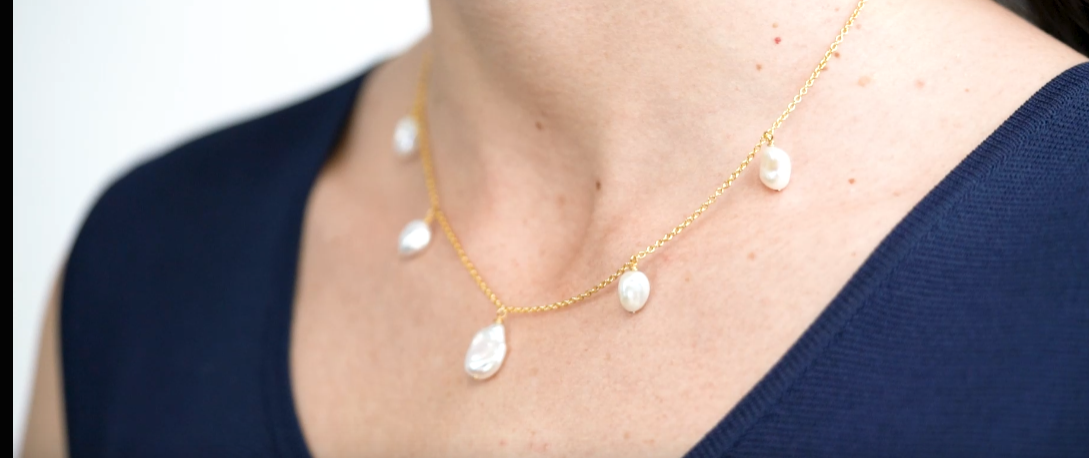 Colgante de plata bañada en oro de 18k de perlas barrocas keshi blancas de mujer Secret & You