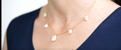 Colgante de plata bañada en oro de 18k de perlas barrocas keshi blancas de mujer Secret & You