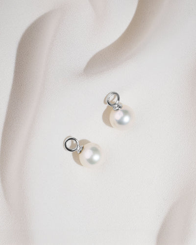 Charms de Oro Blanco de 18k con Perla Redonda